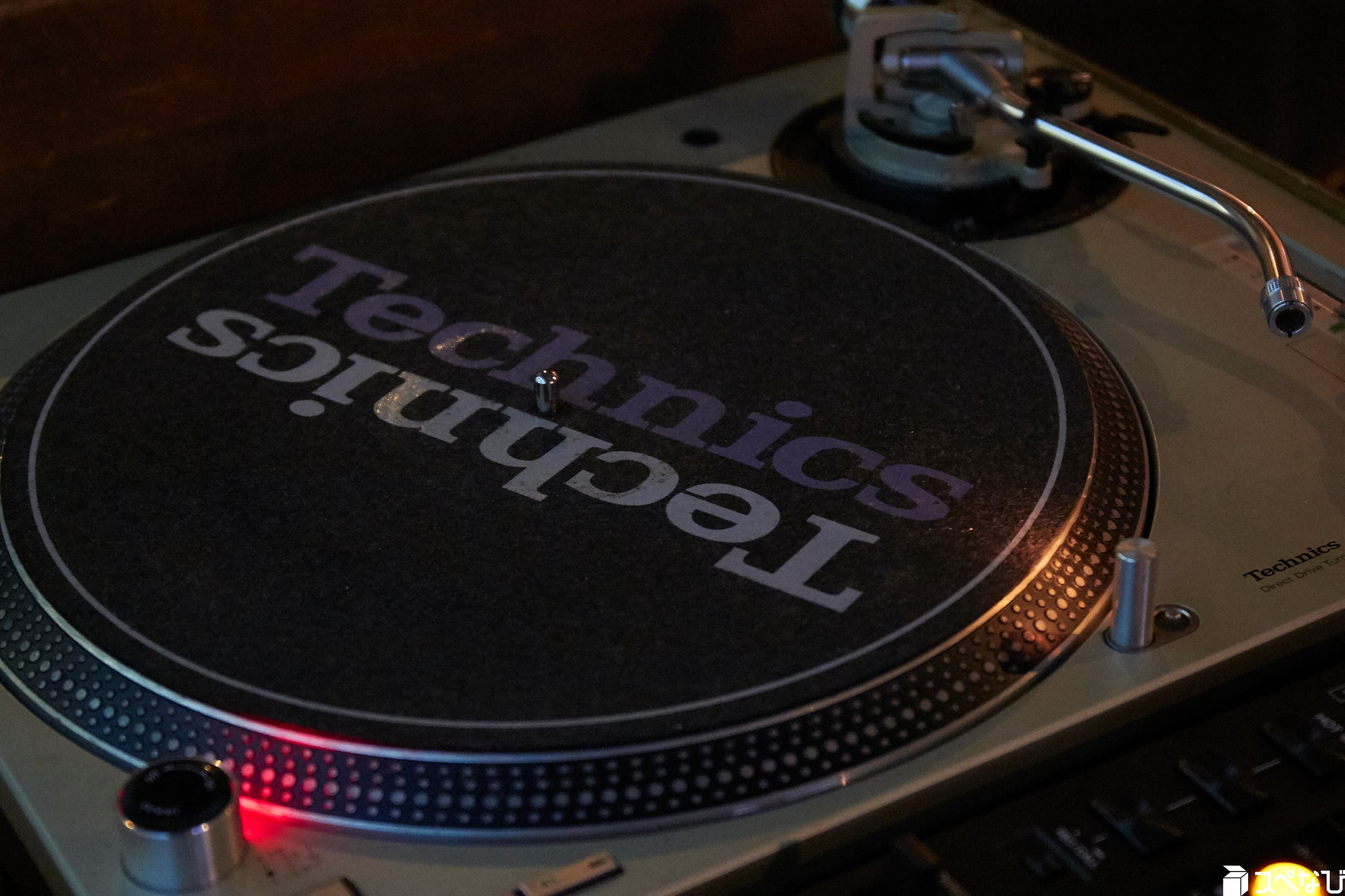 ターンテーブル