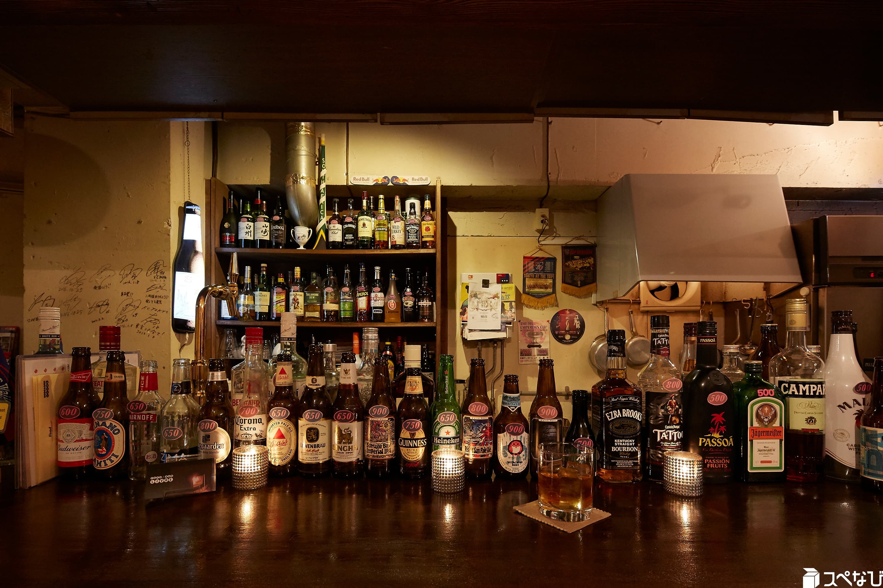 バーカウンターとキッチン