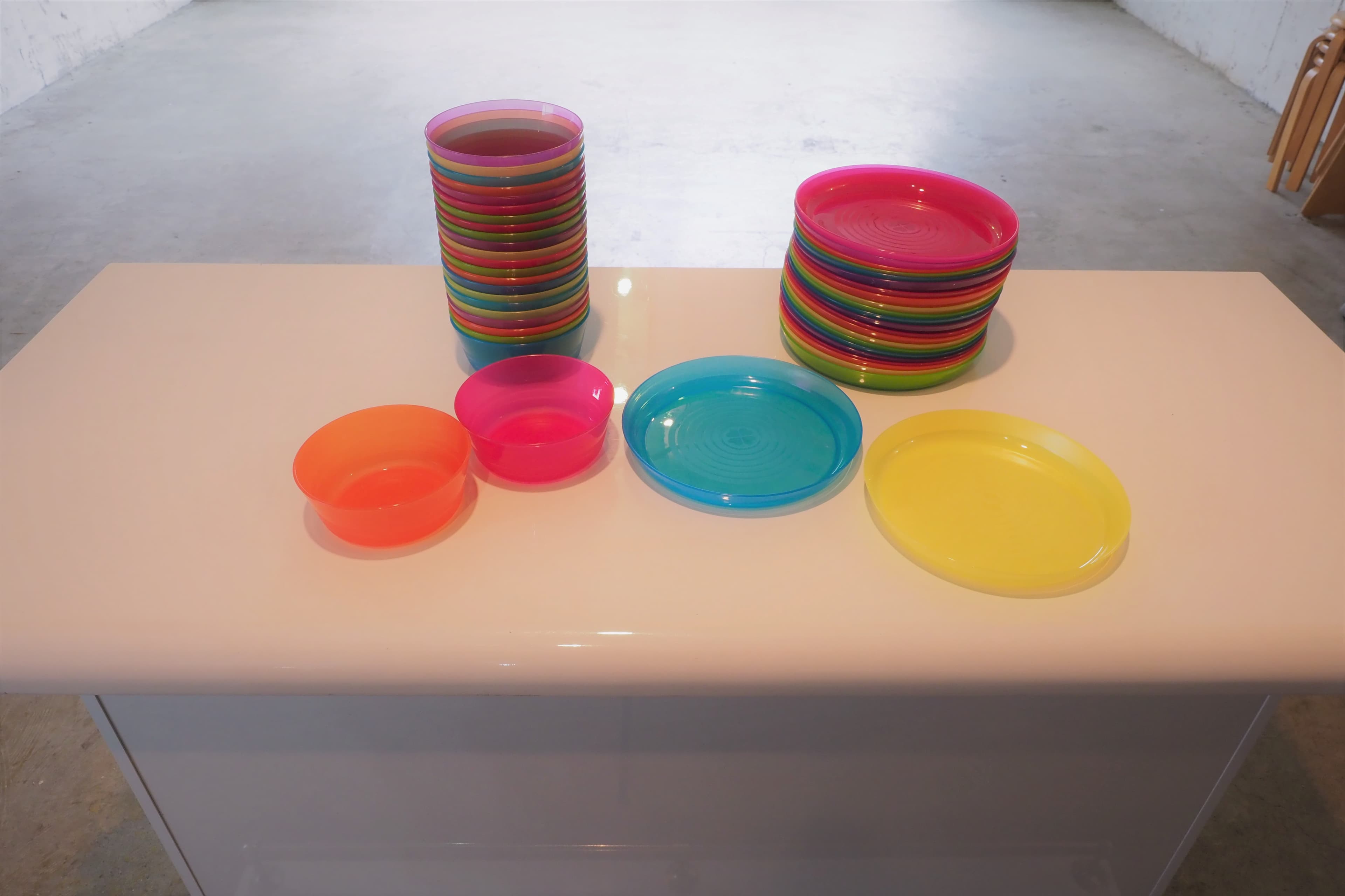 カメアリ座の食器類②(落しても割れないので、小さなお子様向けです)