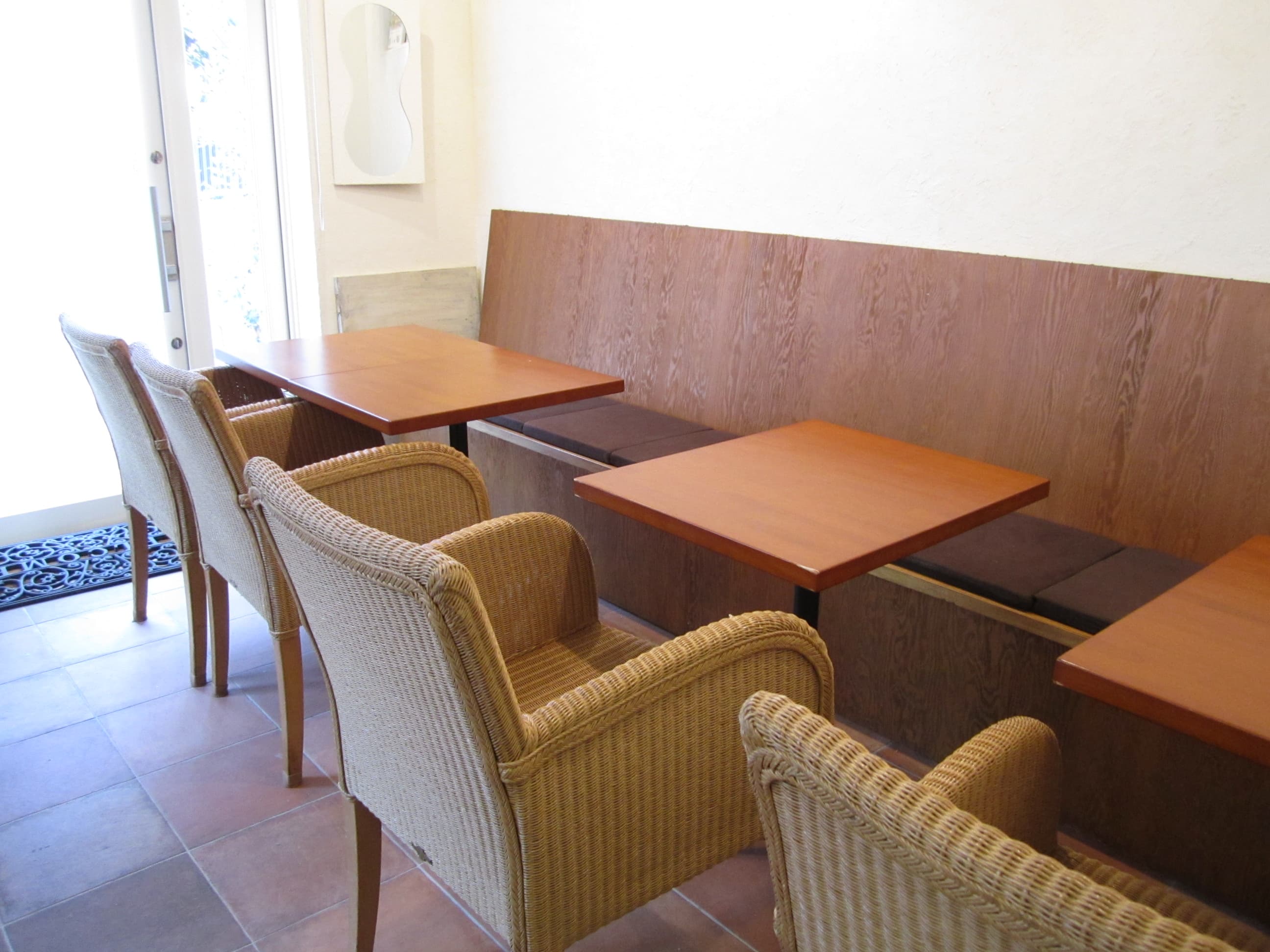 ワークショップではテーブルを離してもご利用可能です。