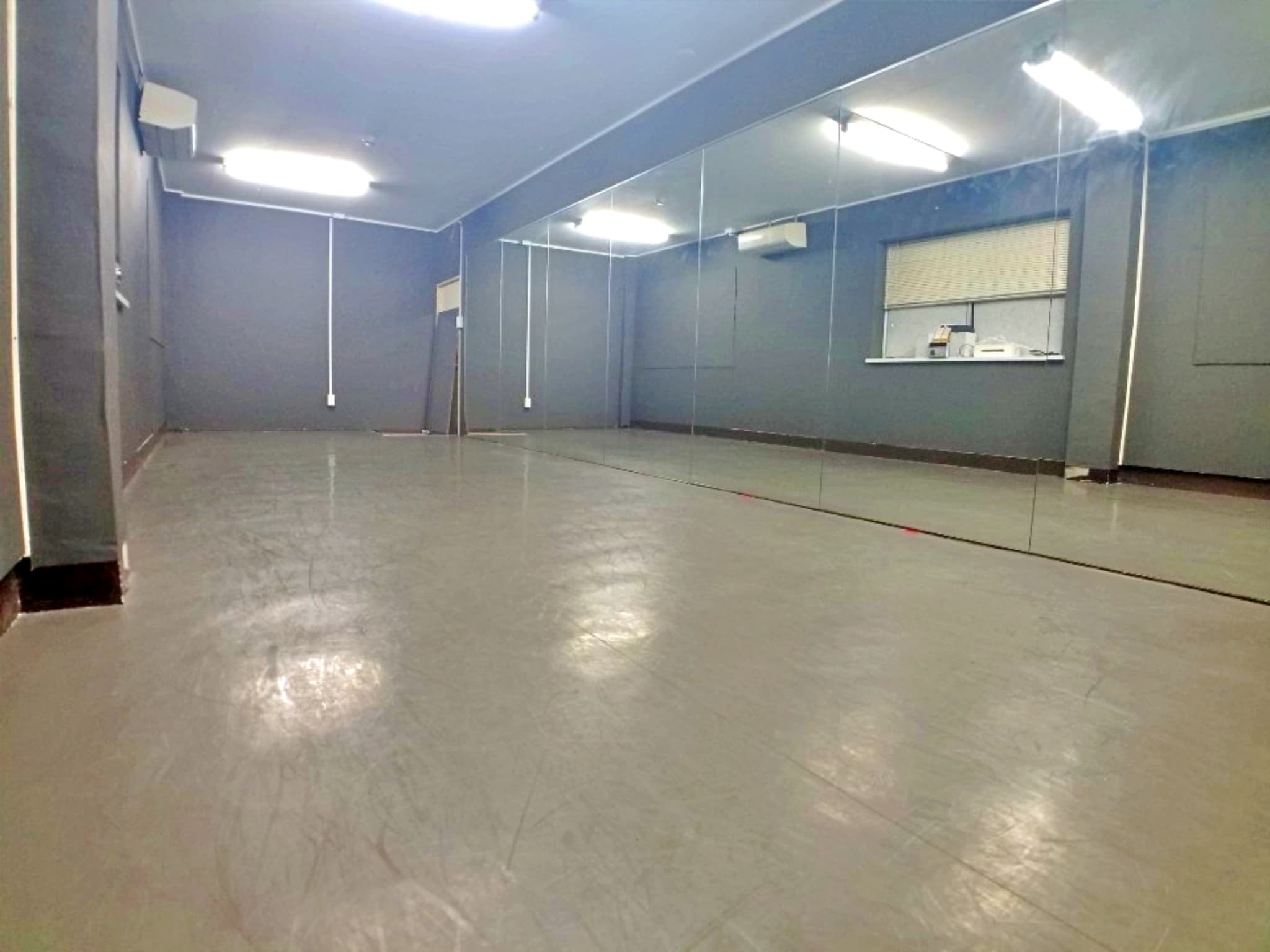 ダンススペース