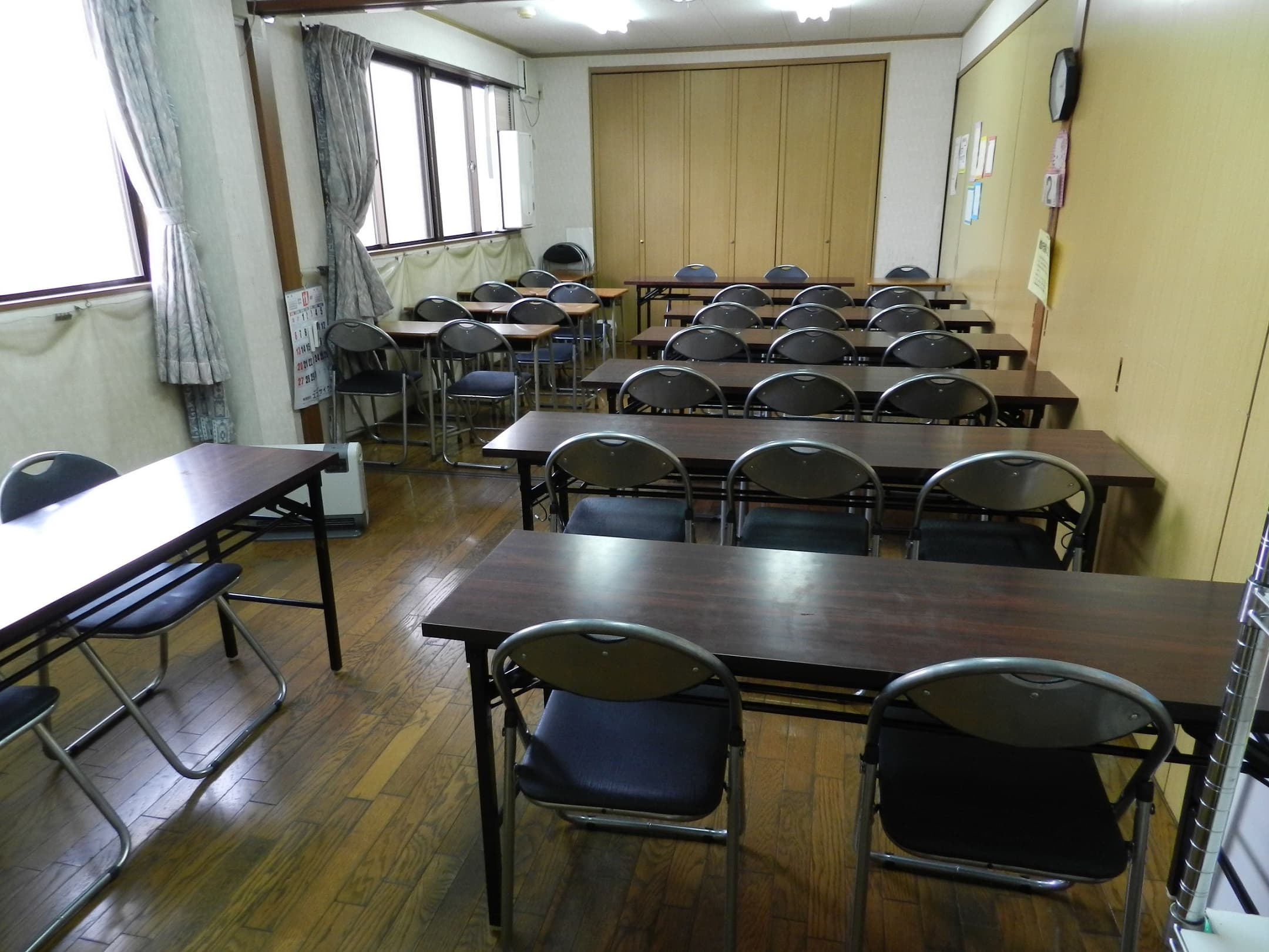 貸切予約がなければ、セミナールームでも作業可能です。