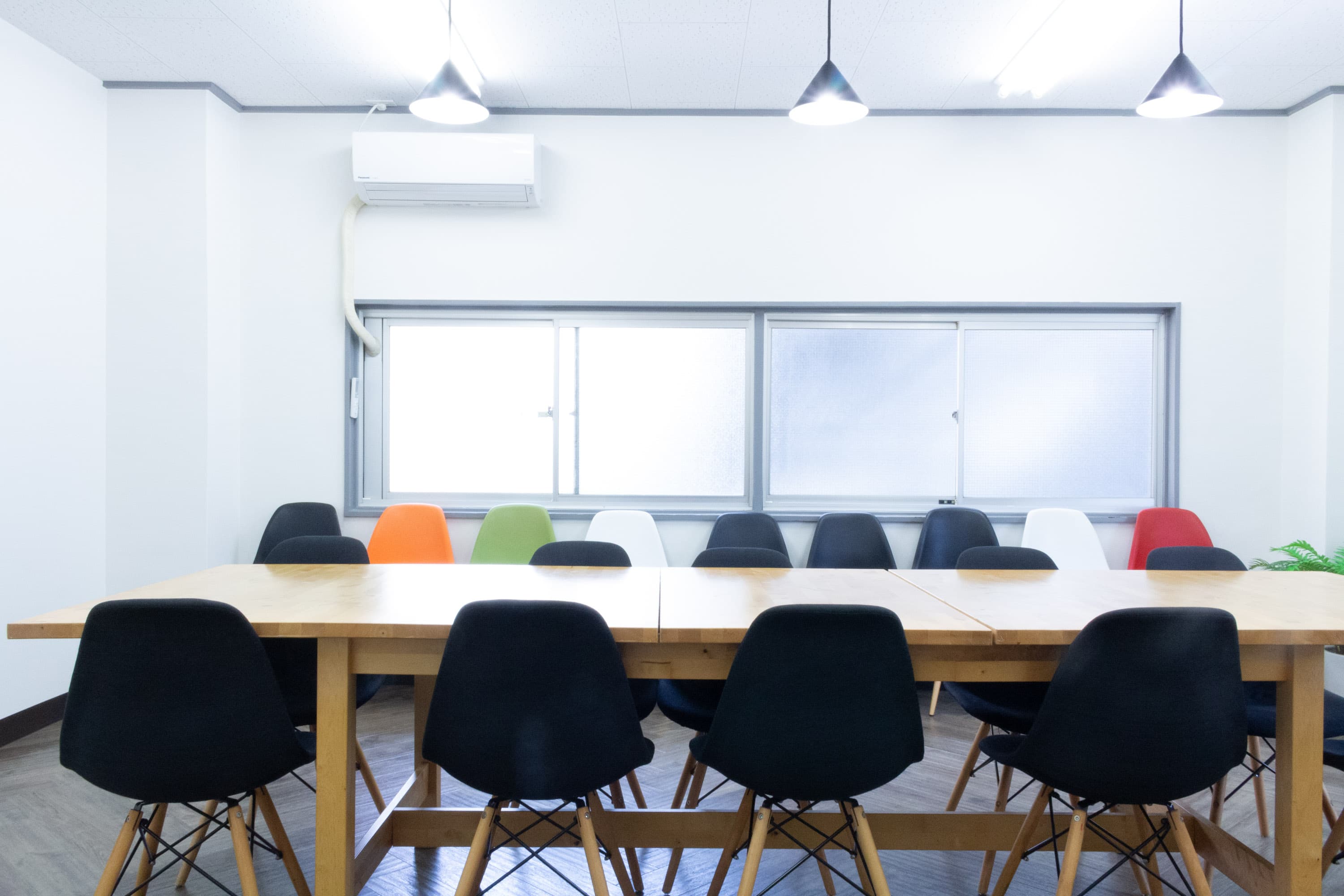 席間を空けて、ソーシャルディスタンスを保ちながらご利用になれます。