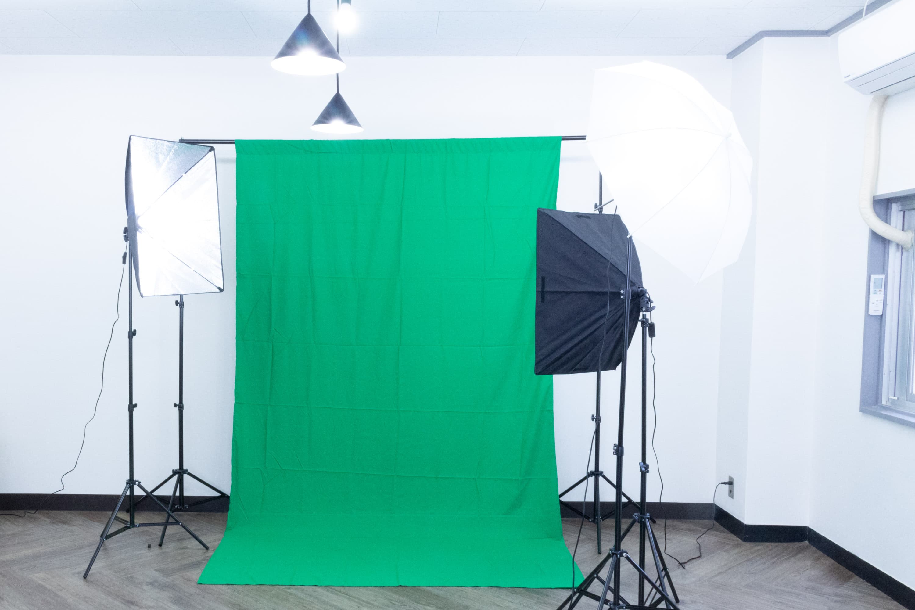 グリーンバックを使って、背景のアレンジも可能です。