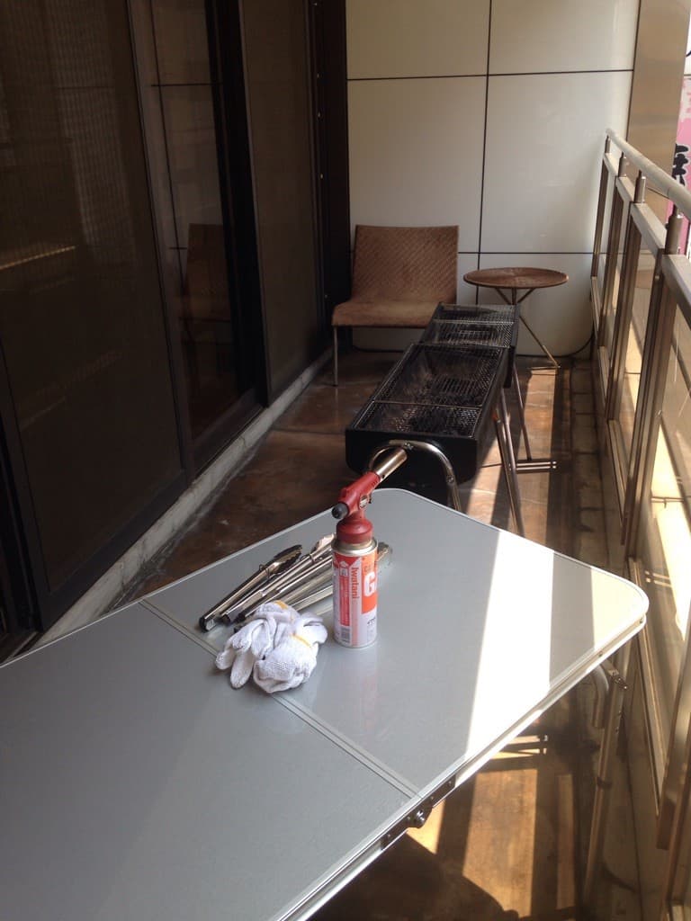 雨の日もベランダでバーベキューが出来ます。