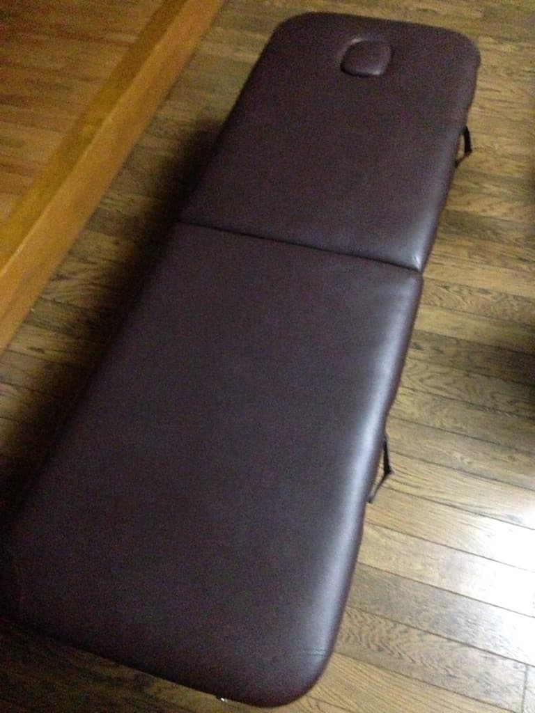 エステ&マッサージ用施術ベッド(無料)