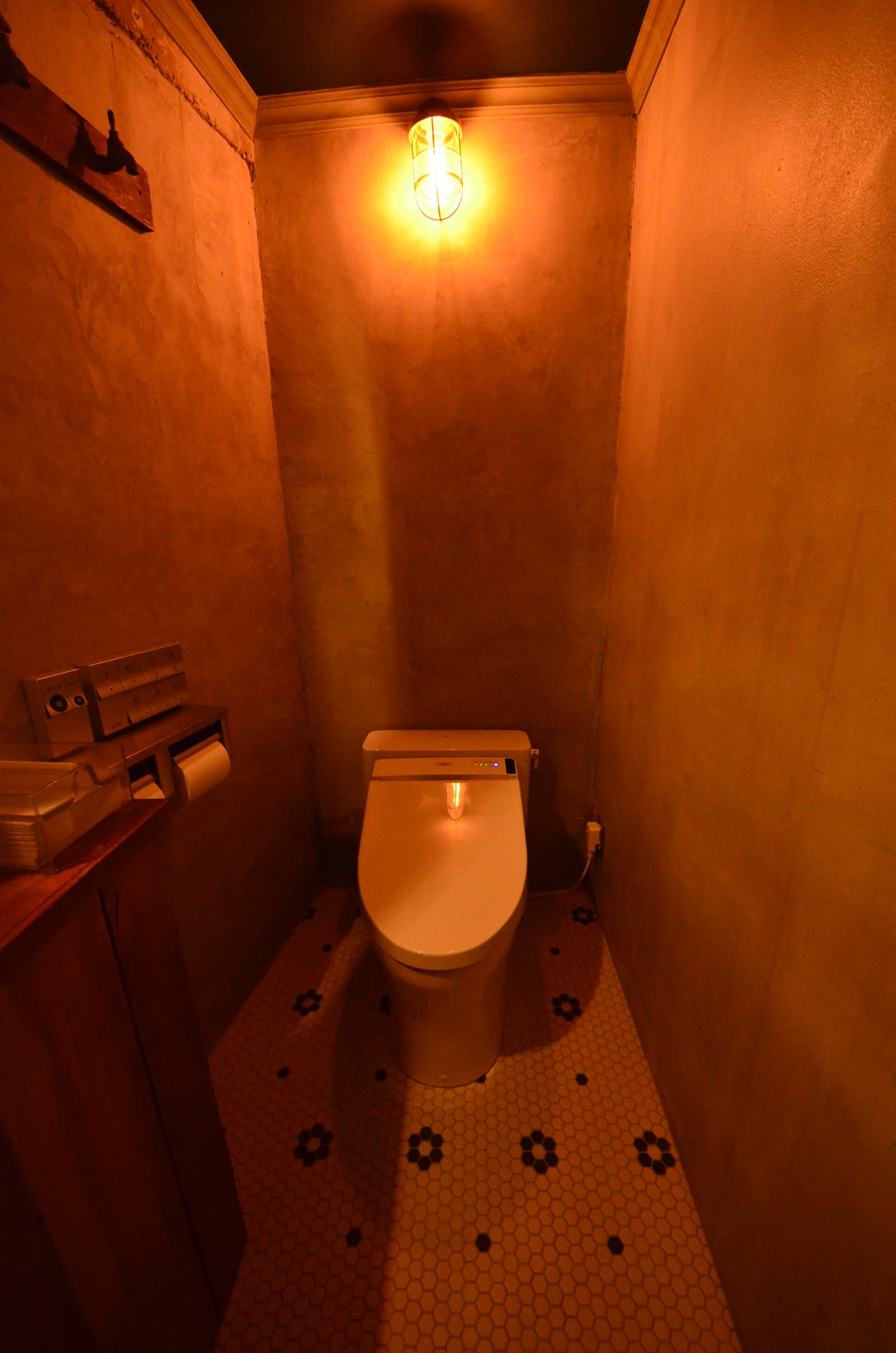 トイレは男女1つずつ