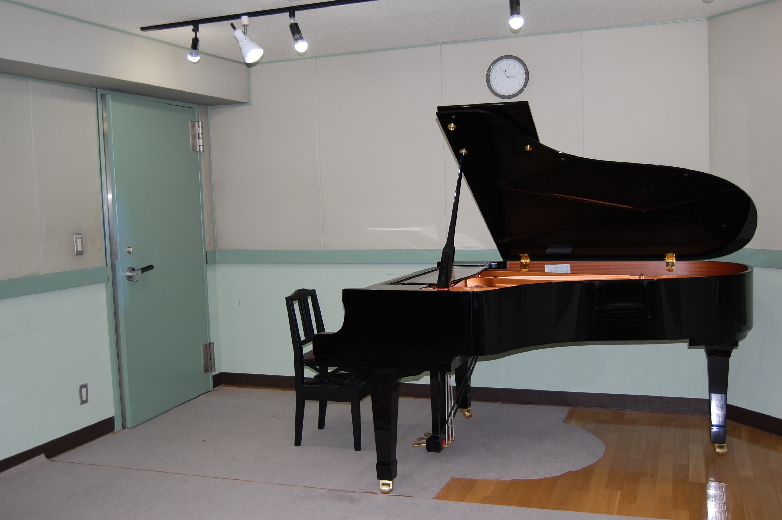 2階にあるリブロ音楽スタジオ(別途予約)