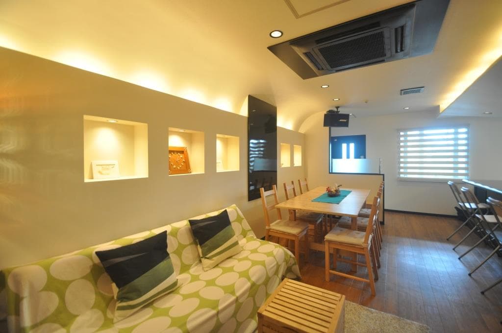 ソファーエリアはカーペット!