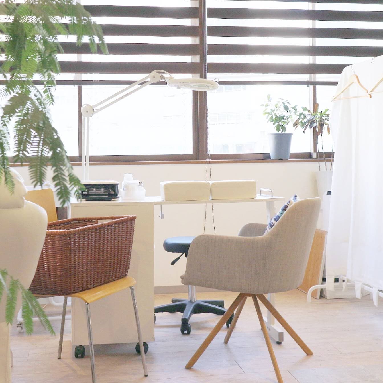 ハンドネイル席