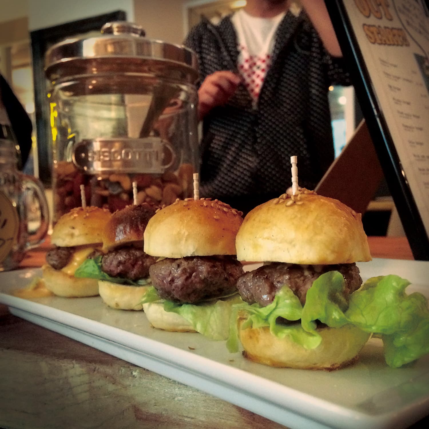 パーティー用のミニバーガーも人気!!