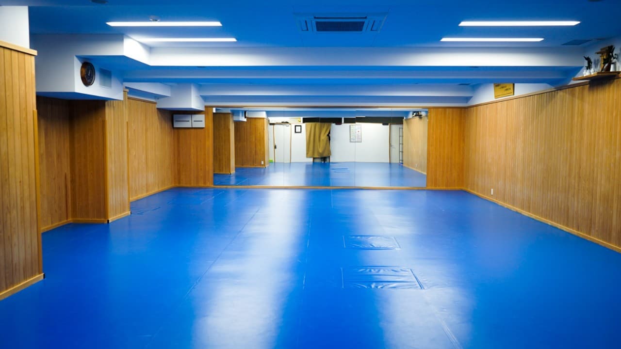 広い!全体120㎡(更衣室含む)、使用可能スペース110㎡