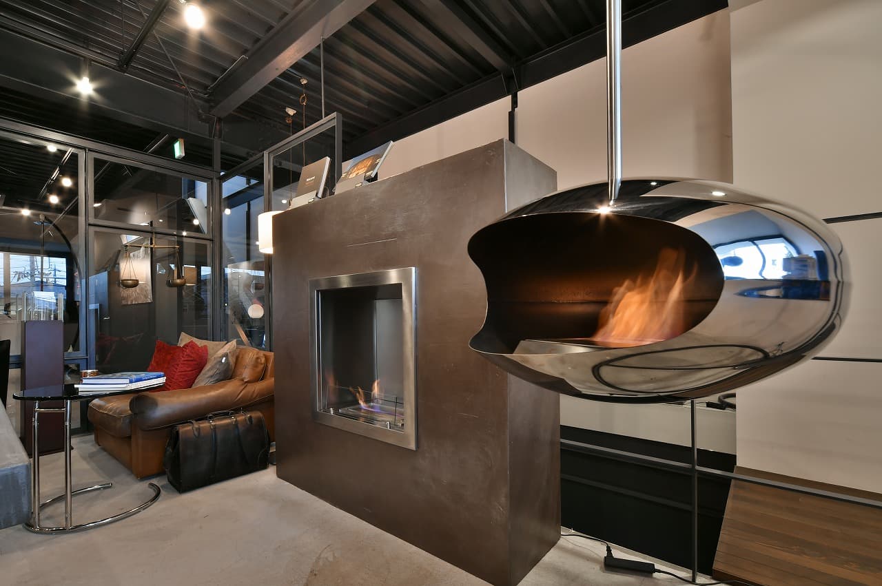 暖炉を設置しております