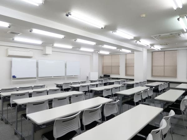 メイン セミナー形式45-51名着席