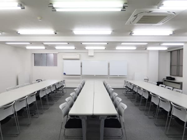 島型レイアウト 54名着席