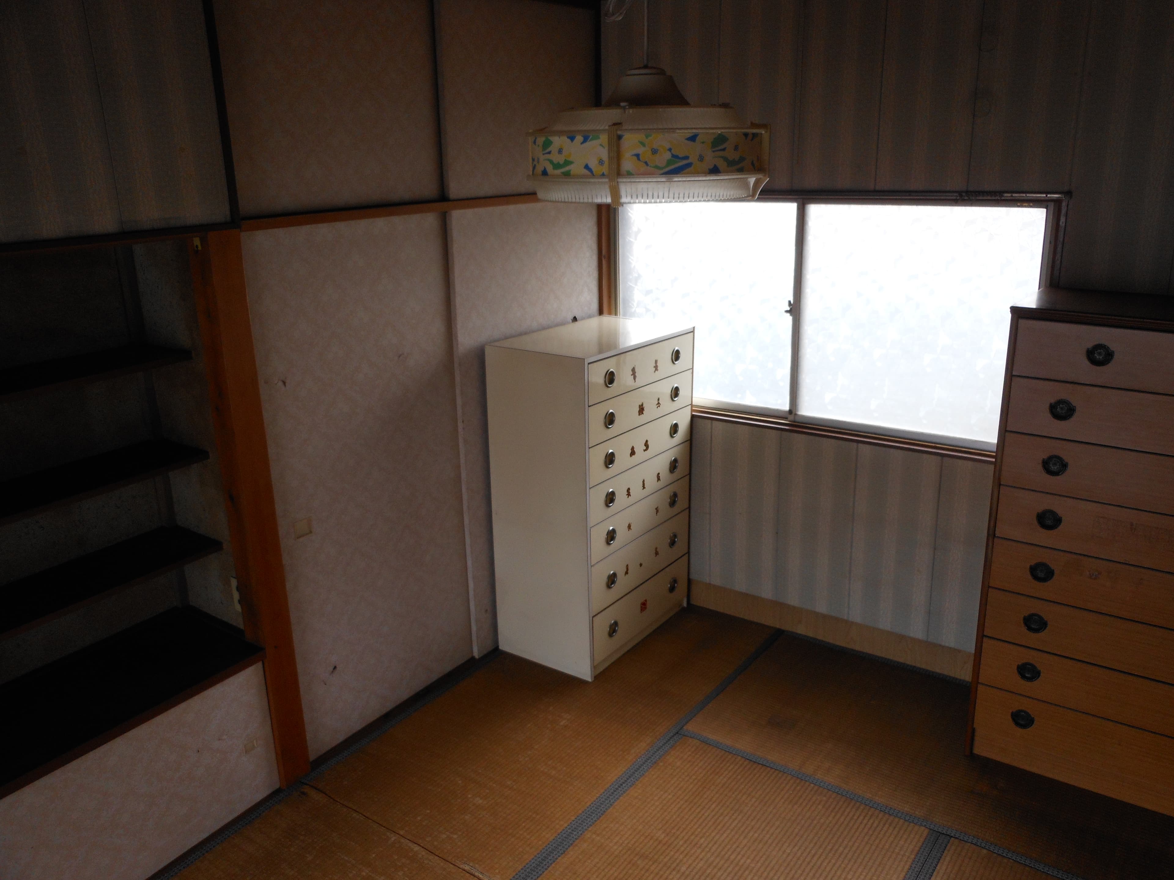 2階中央和室 ここまで経年変化した畳はなかなかありません