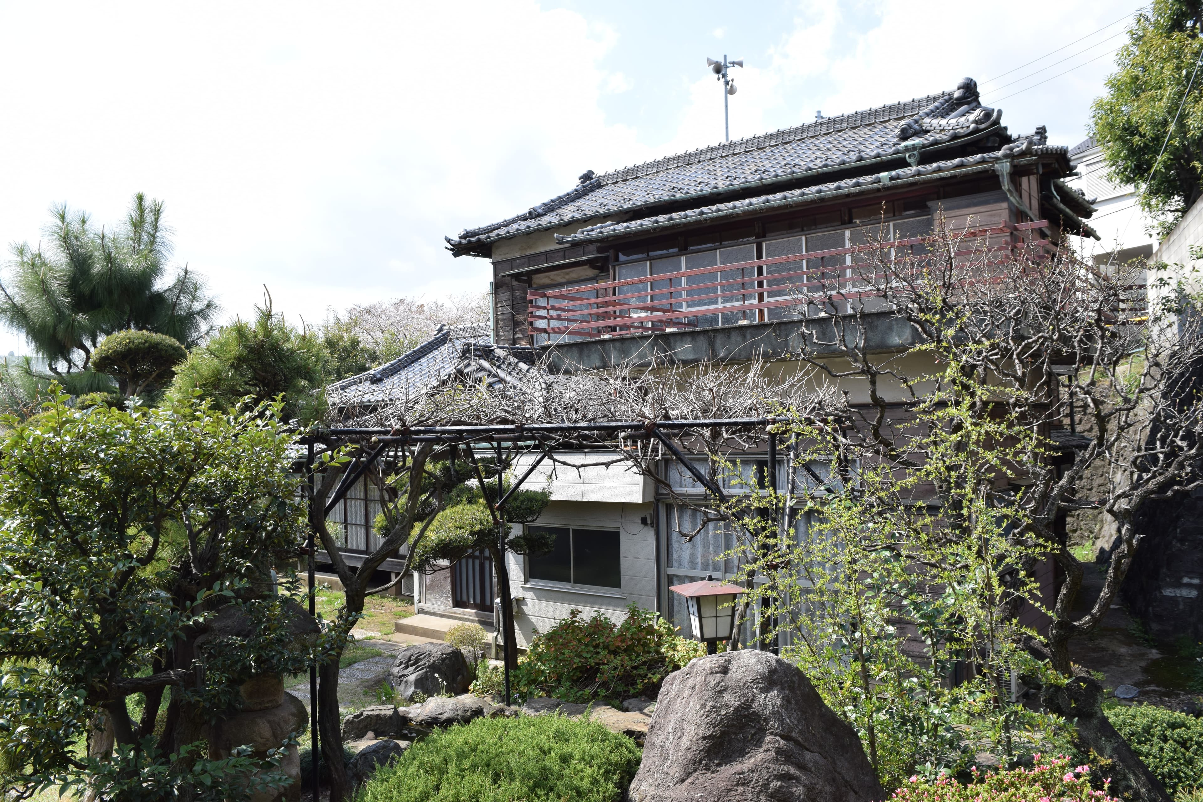 重厚な外観です