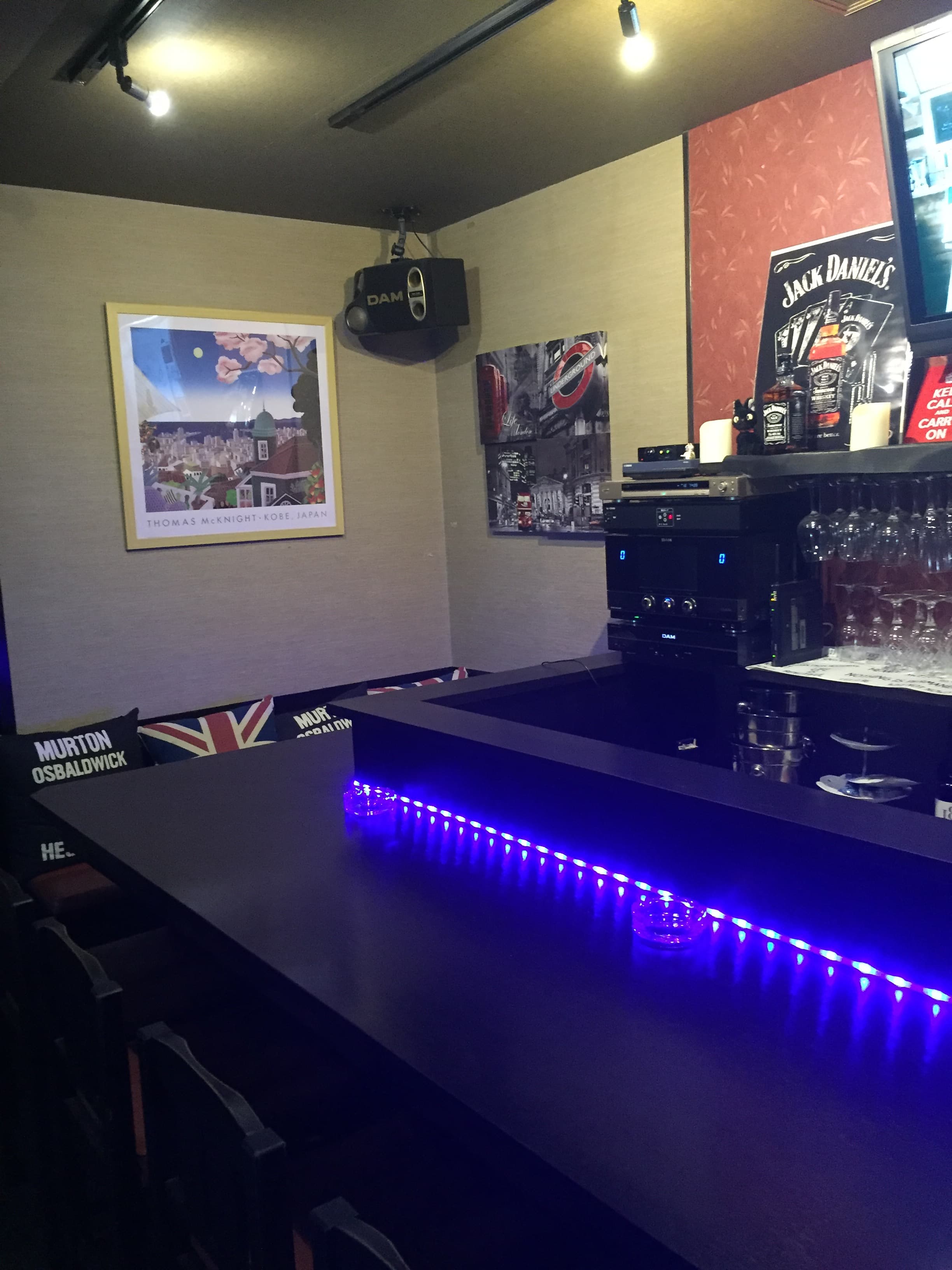 カウンター席は9席