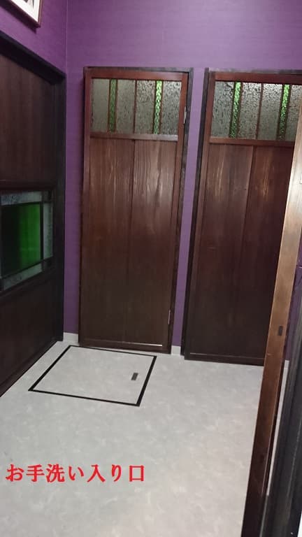 お手洗い入口