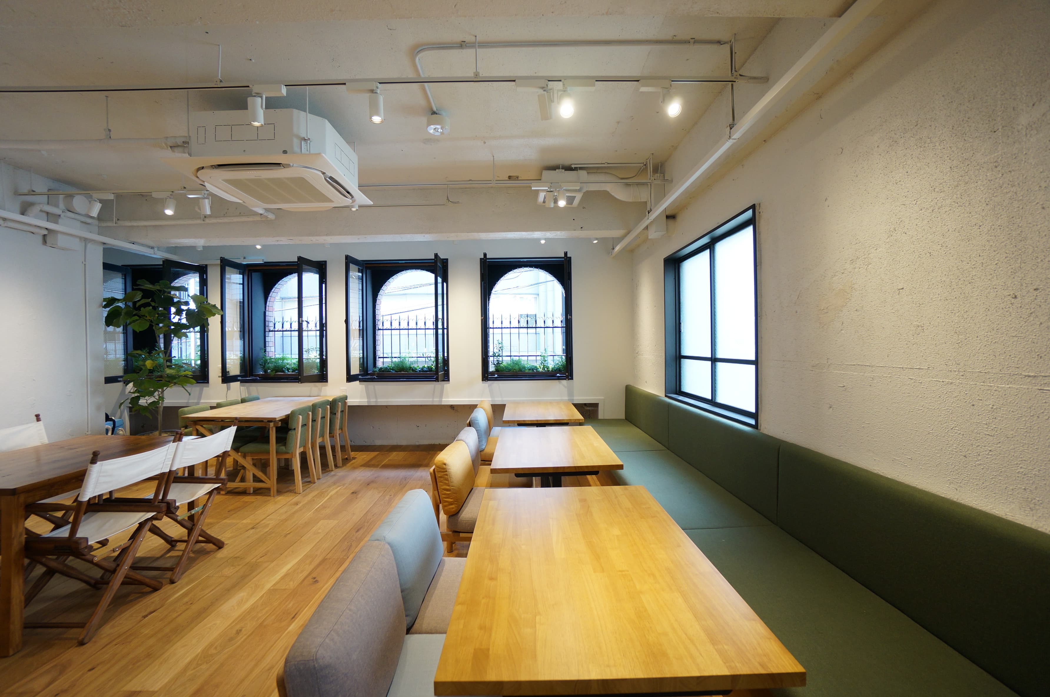 机やいすの数は、ご利用目的にあわせて調整できます