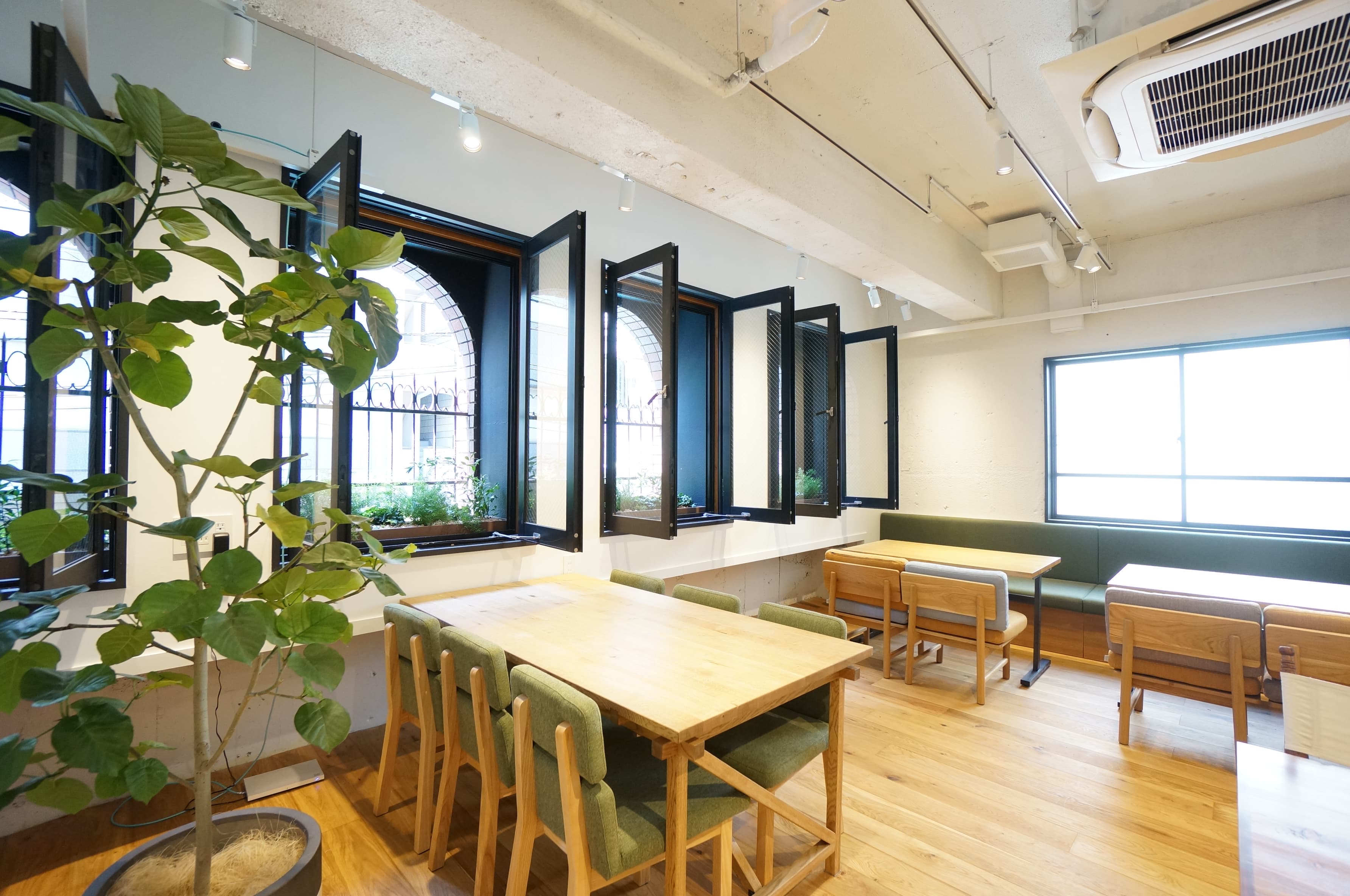 大きな窓がある開放的な作りです