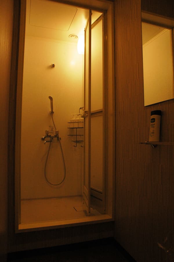 シャワー室もご利用いただけます。