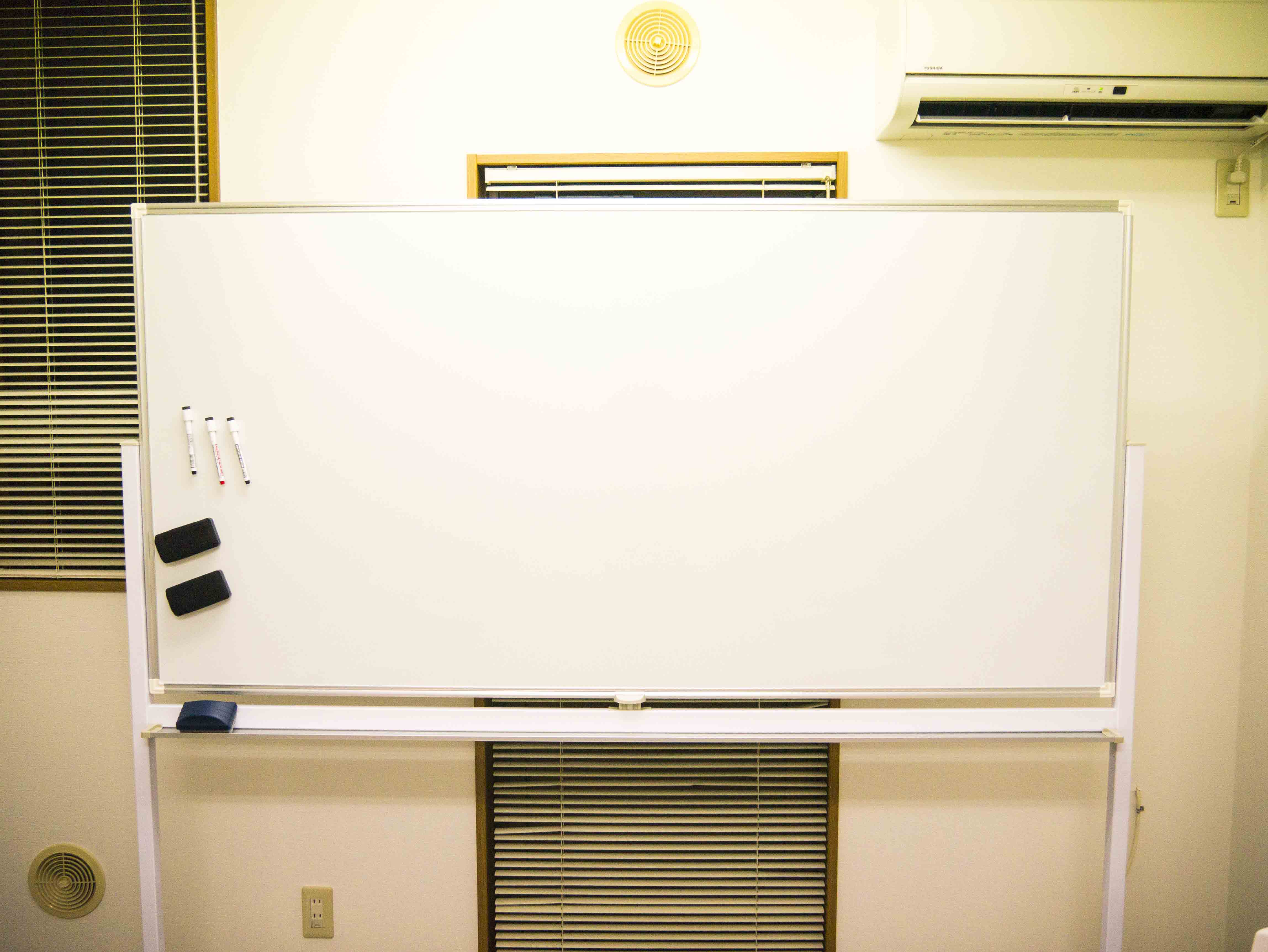 幅180cmの大型ホワイトボード!