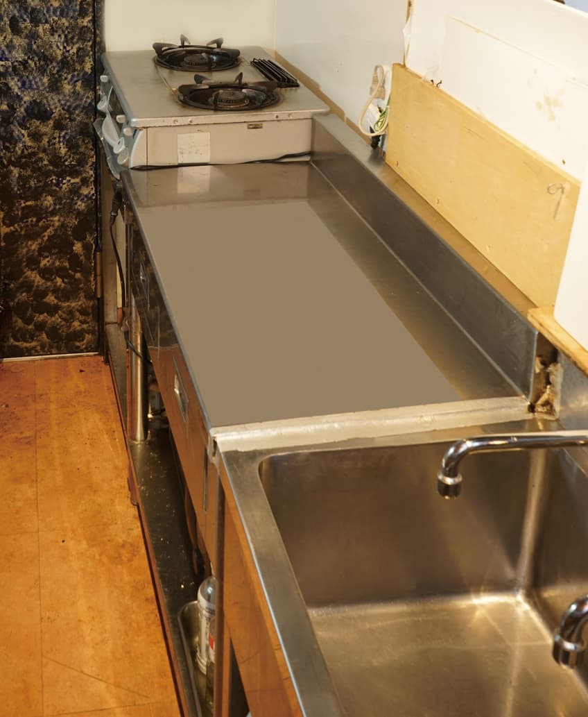 シンク、調理台、二口ガスコンロ