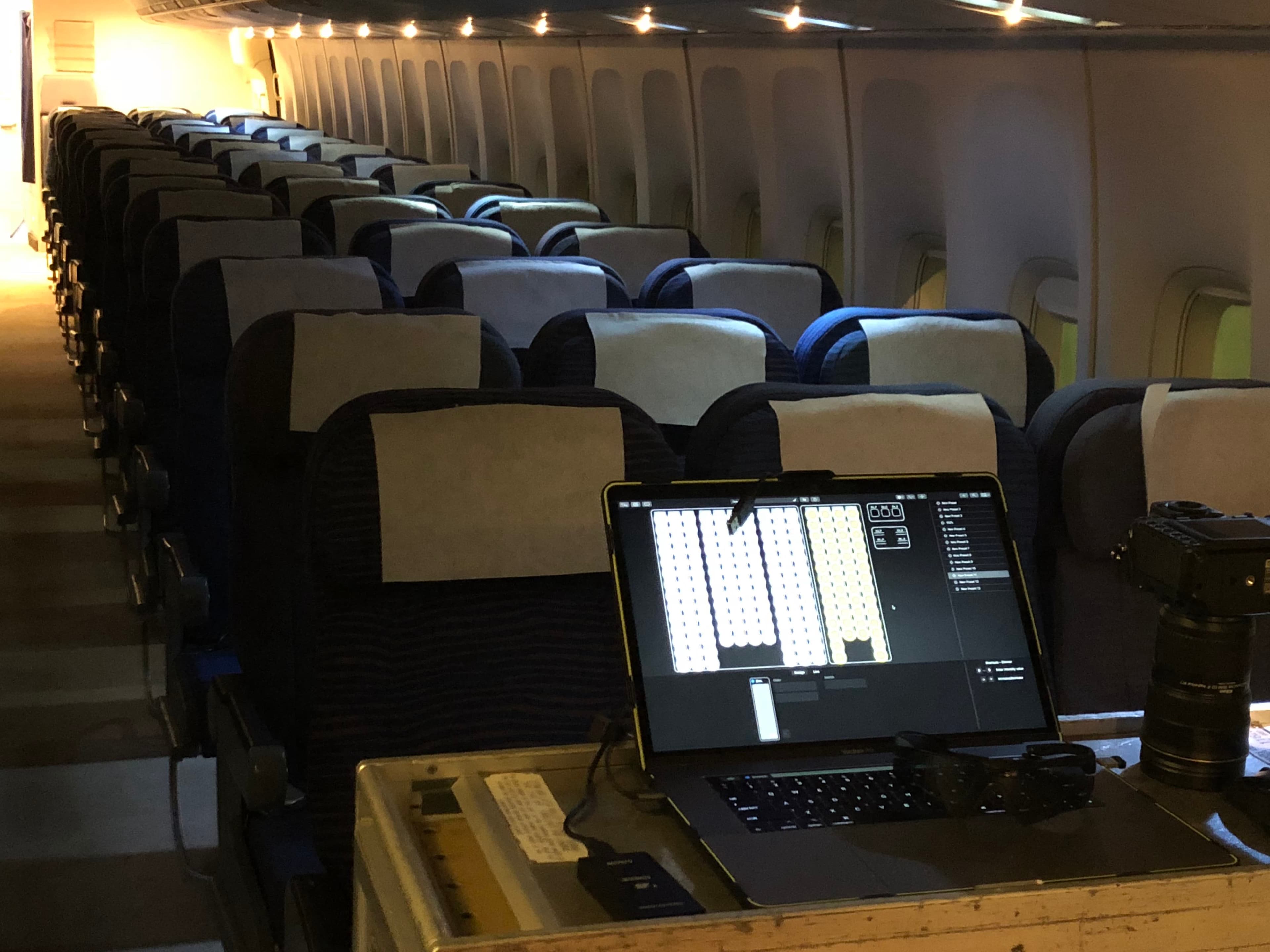 機内照明は順次DMX512に対応させています