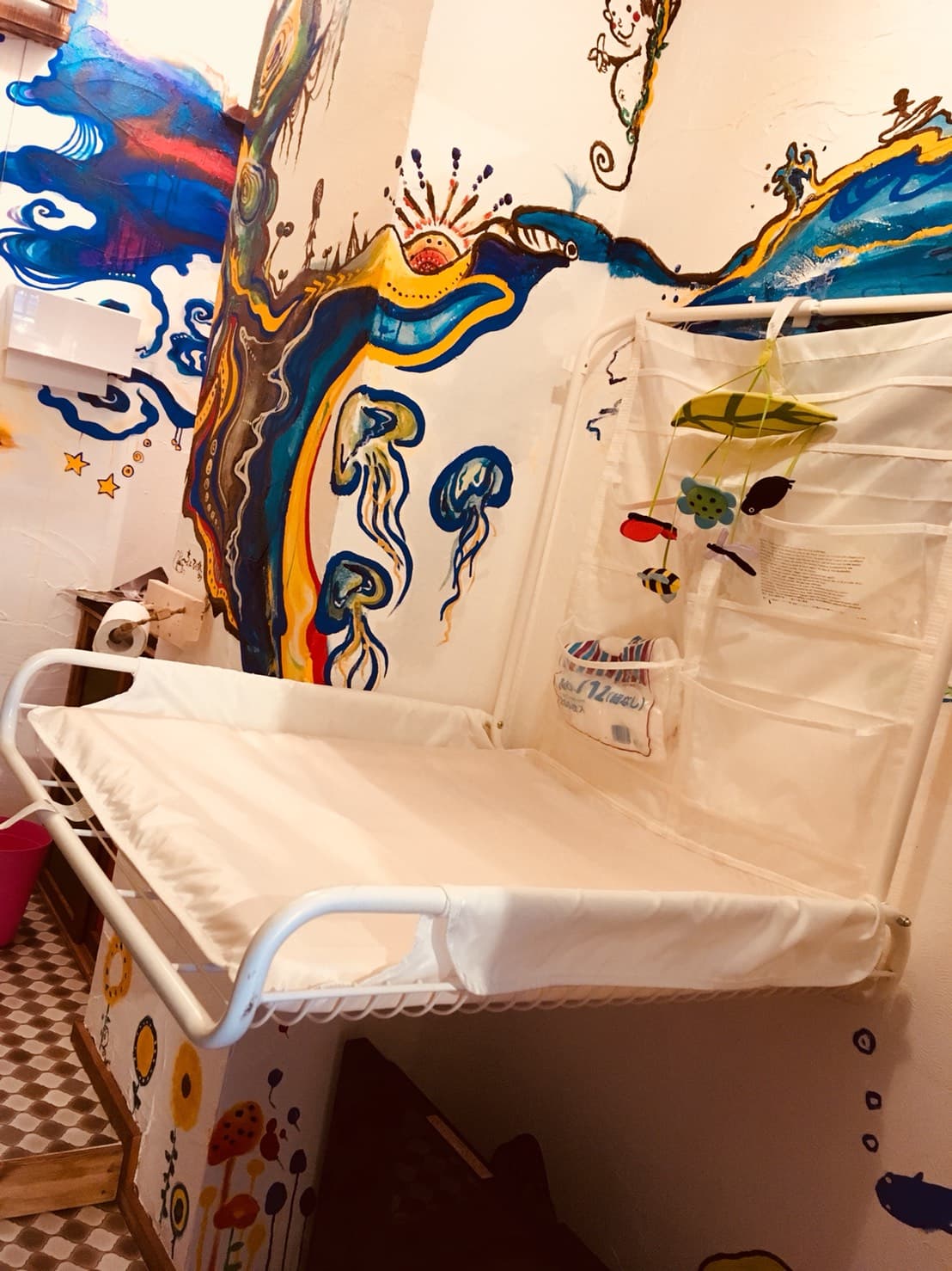 おむつ替えシート常備してます。