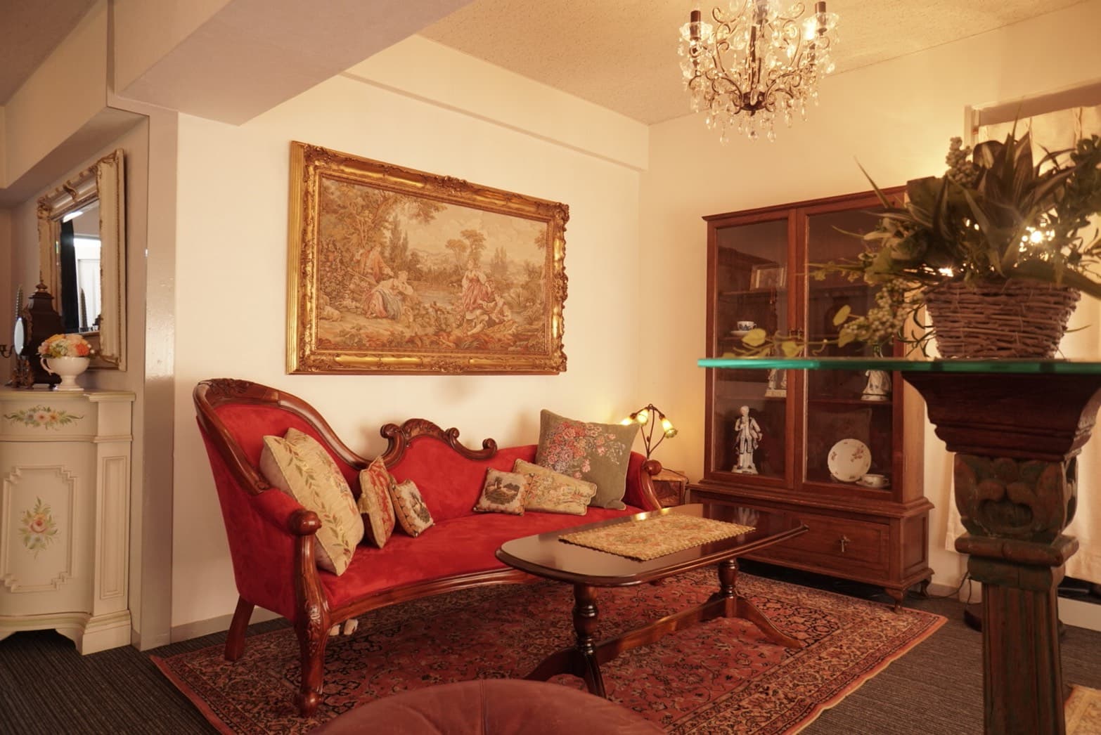 本物アンティーク家具です