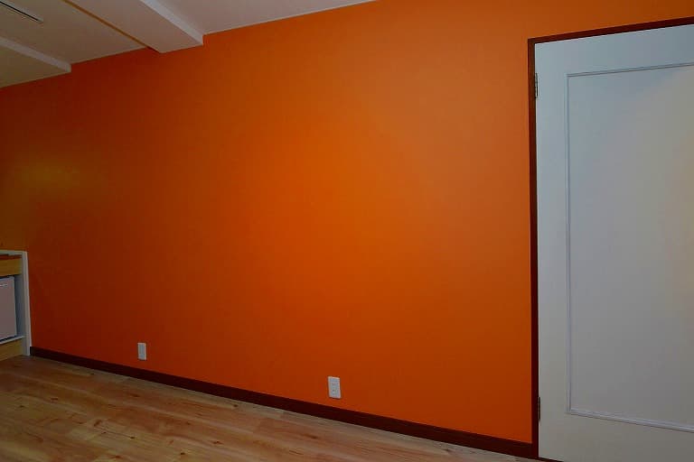 暖色系(スペース準備のマスキングテープ利用に限り貼付可)