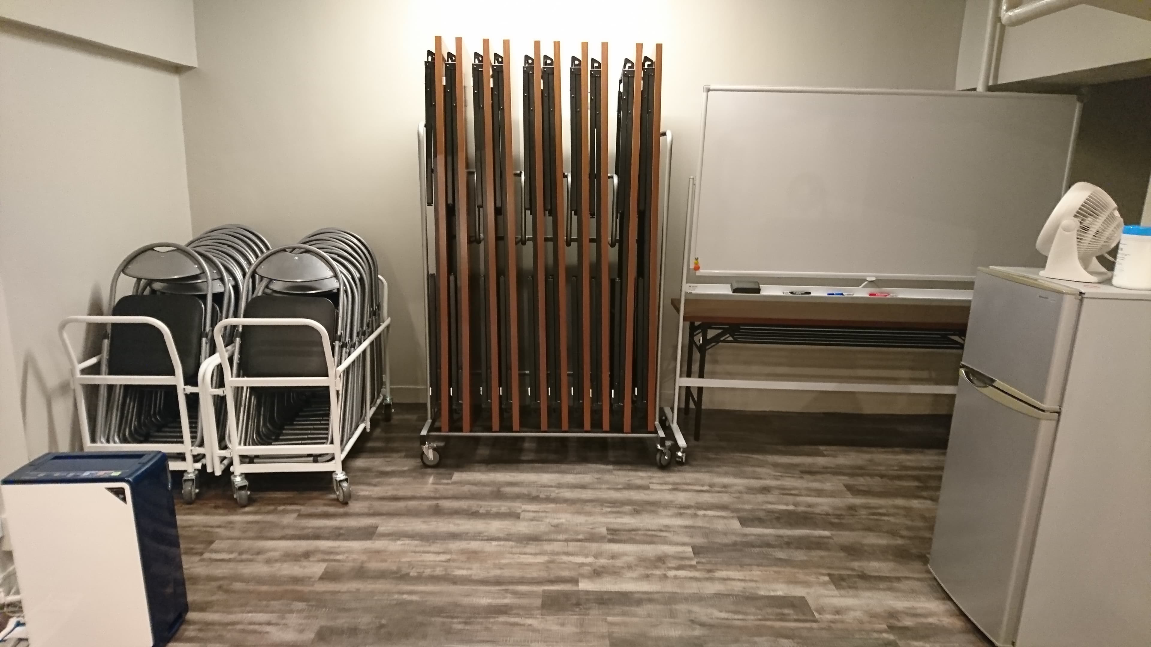 机11台・椅子33脚