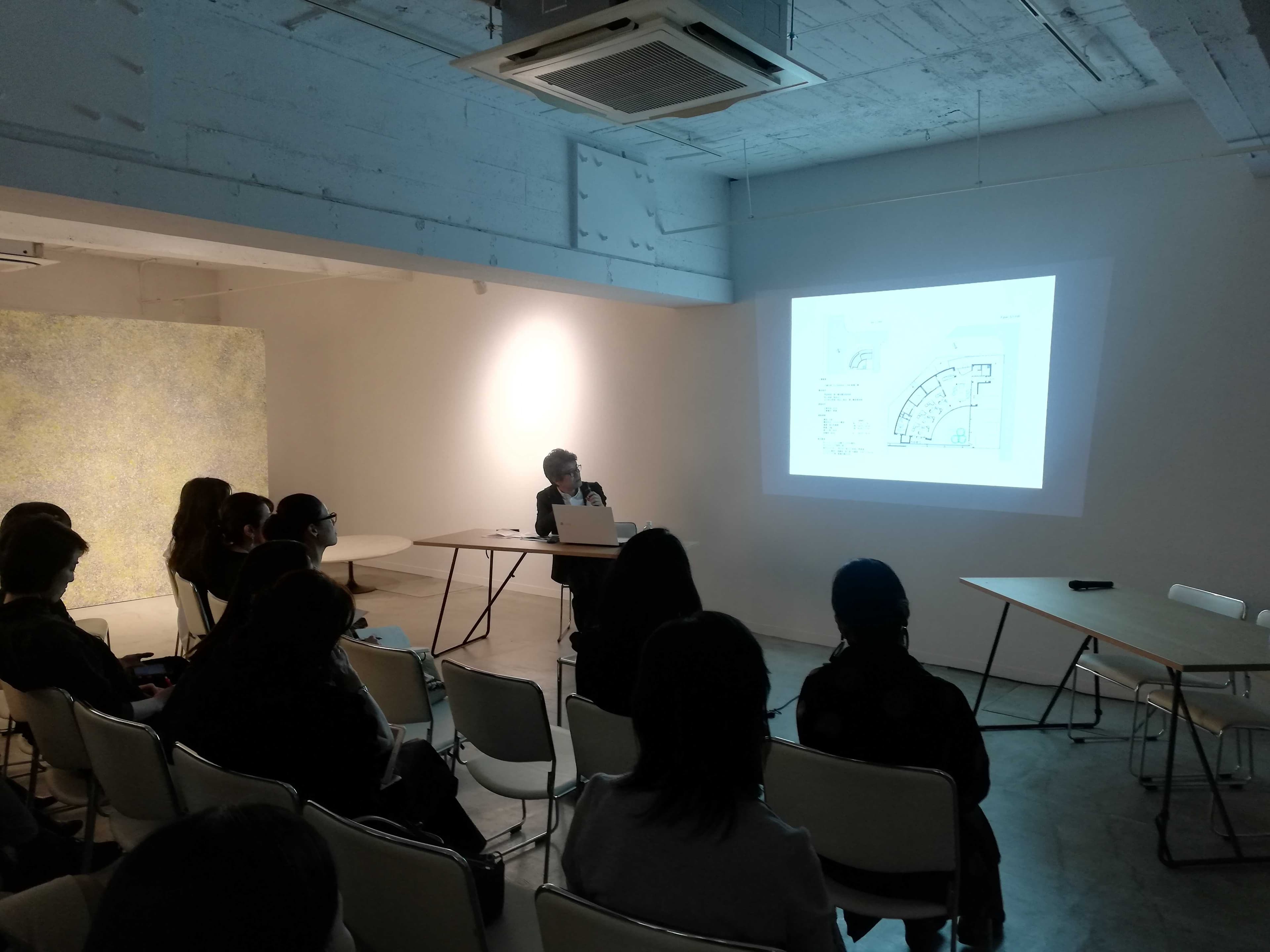 合計20名ほど参加のセミナー風景