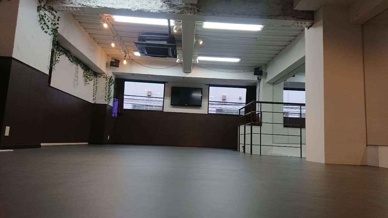 午前中は朝日がはいり気持ちよくレッスンをおこなえます。