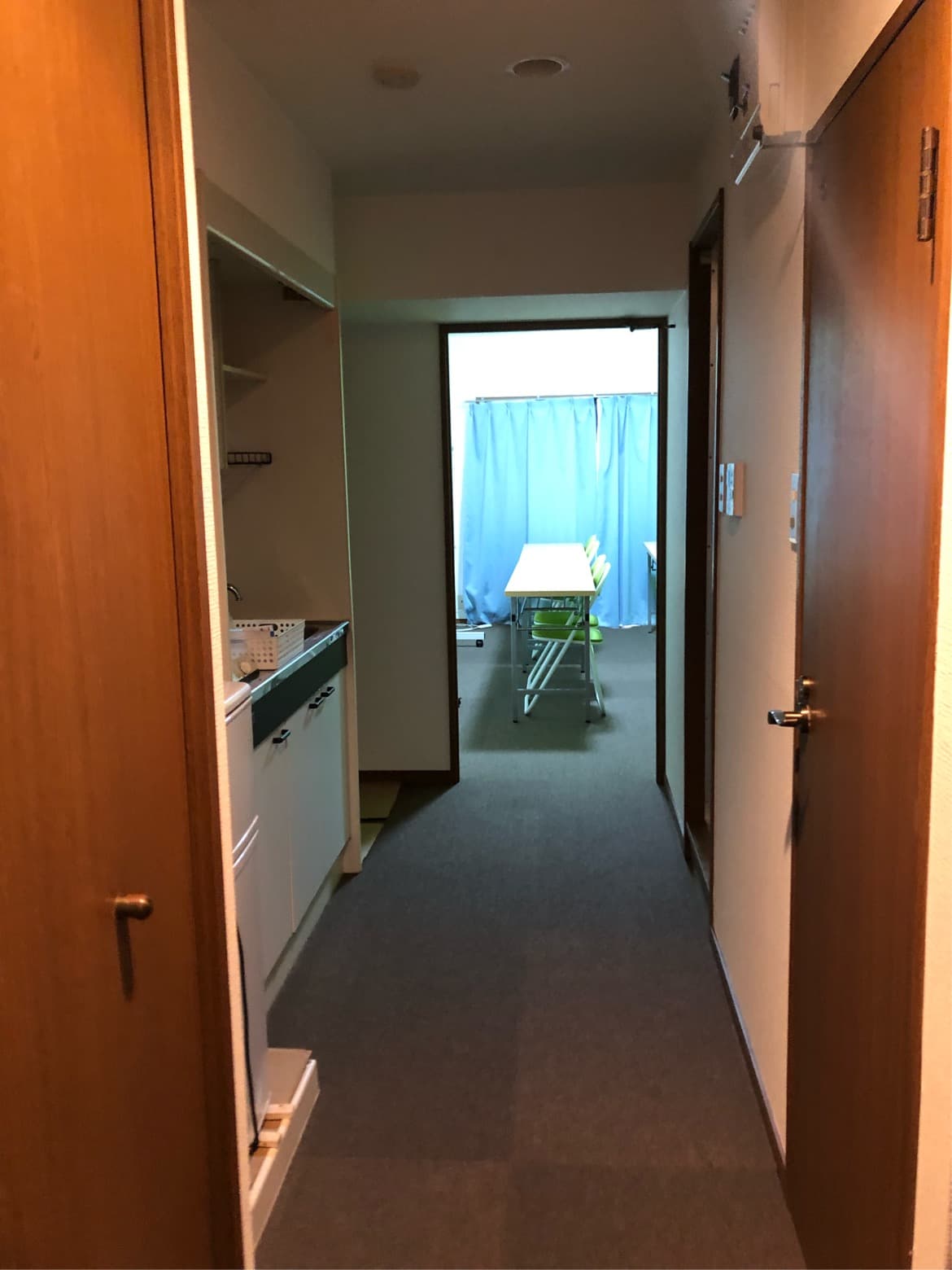 入るとこんな感じです