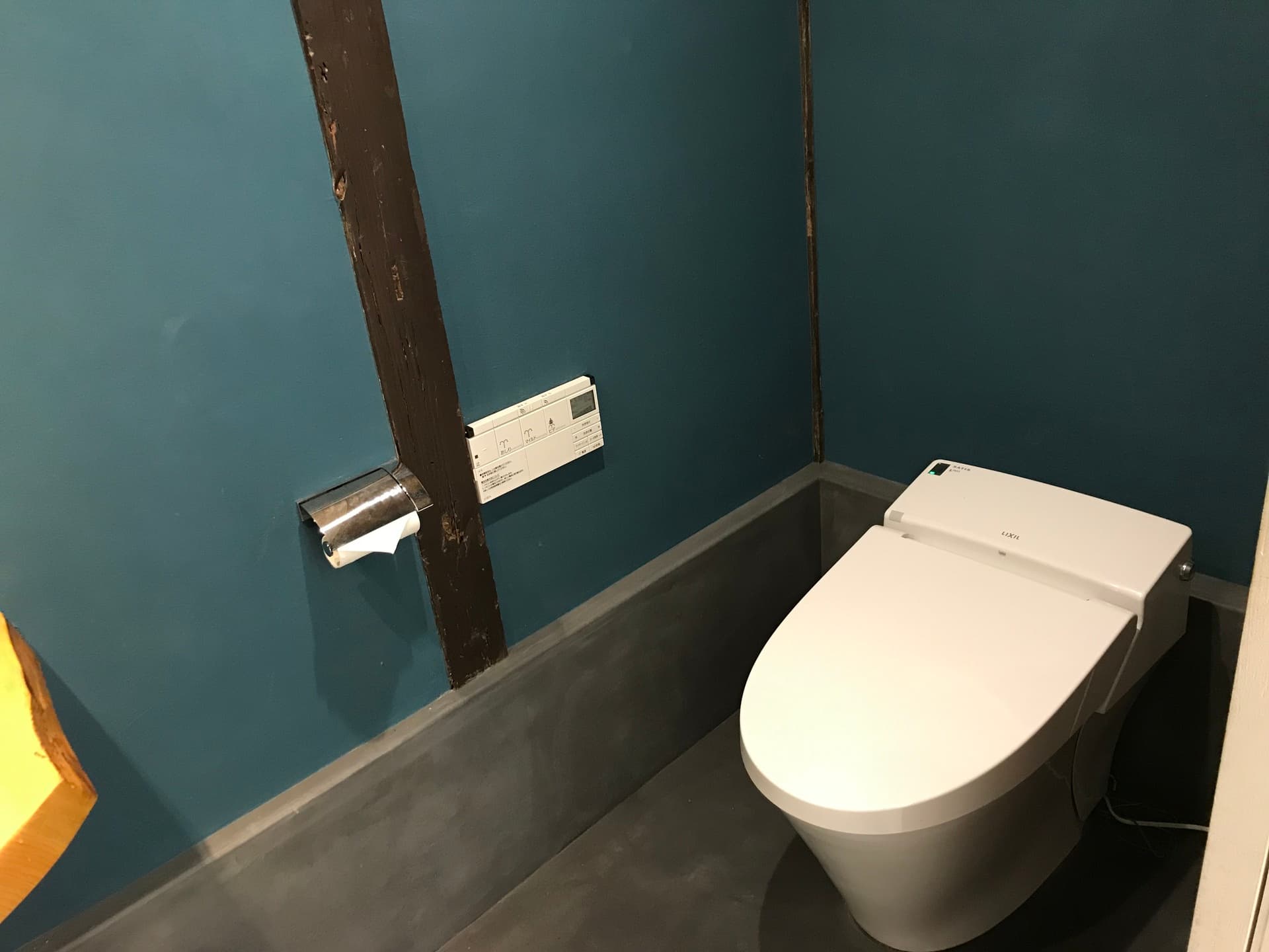 清潔で近代的なトイレ