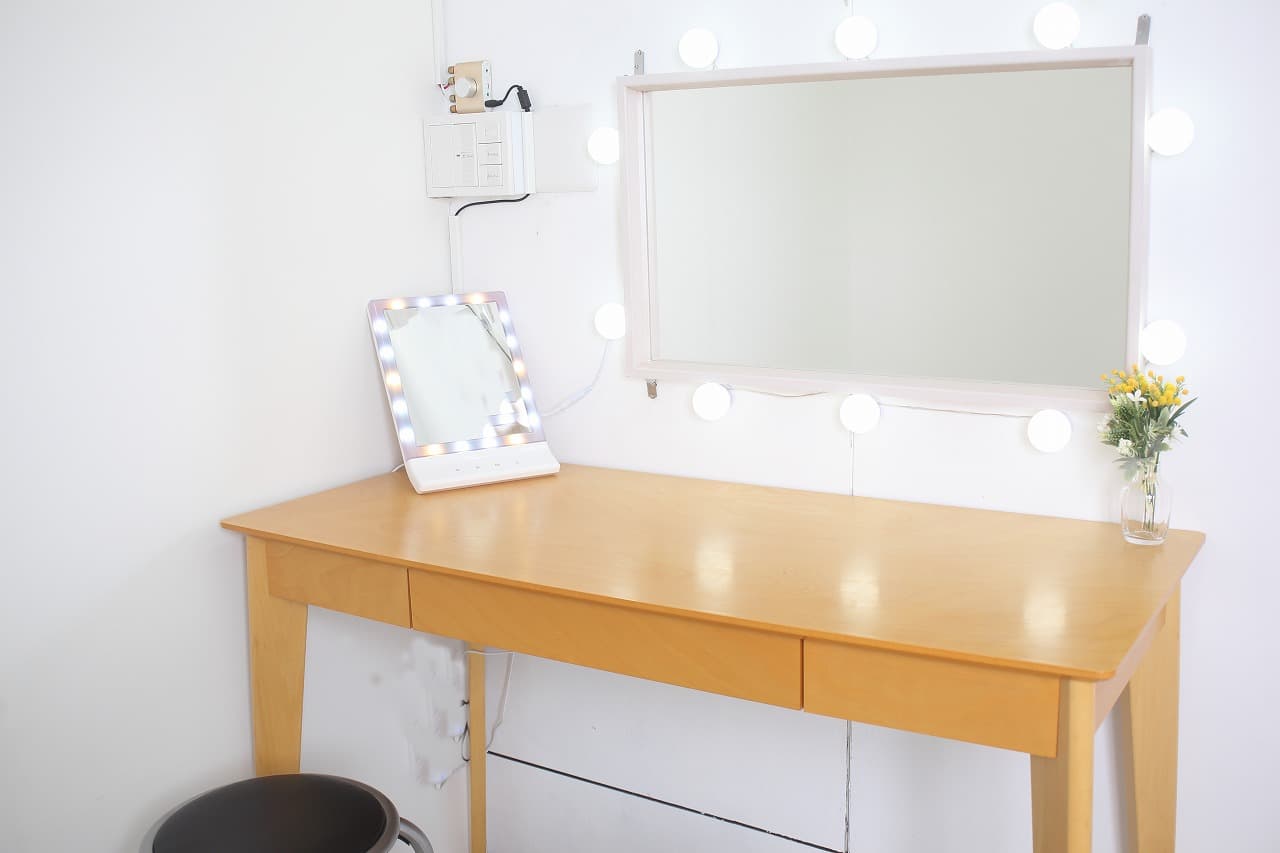 独立したメイクルーム控室