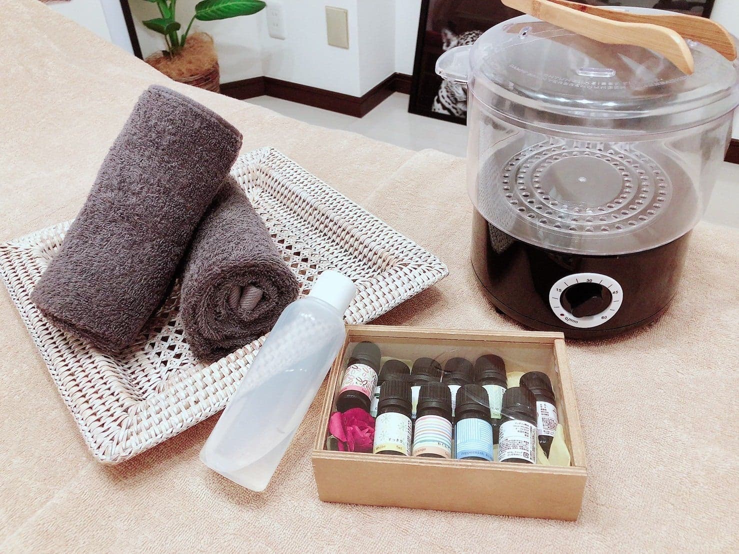 蒸し器・ホットストーン・ホットタオル・10種類の精油・ホホバオイルなんでもご用意しています♪
