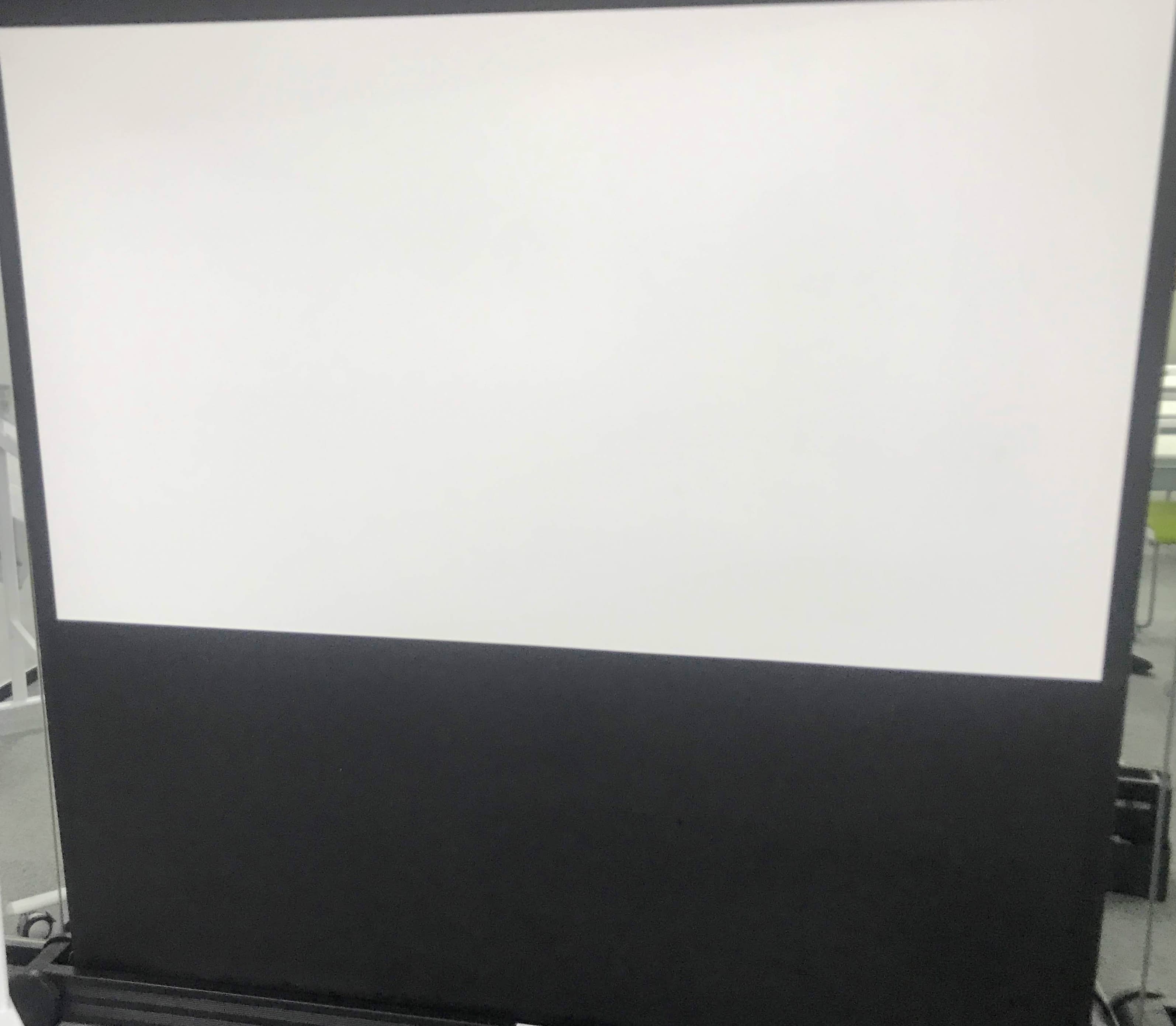 【備品】プロジェクター・スクリーン80インチ 大画面で投影!