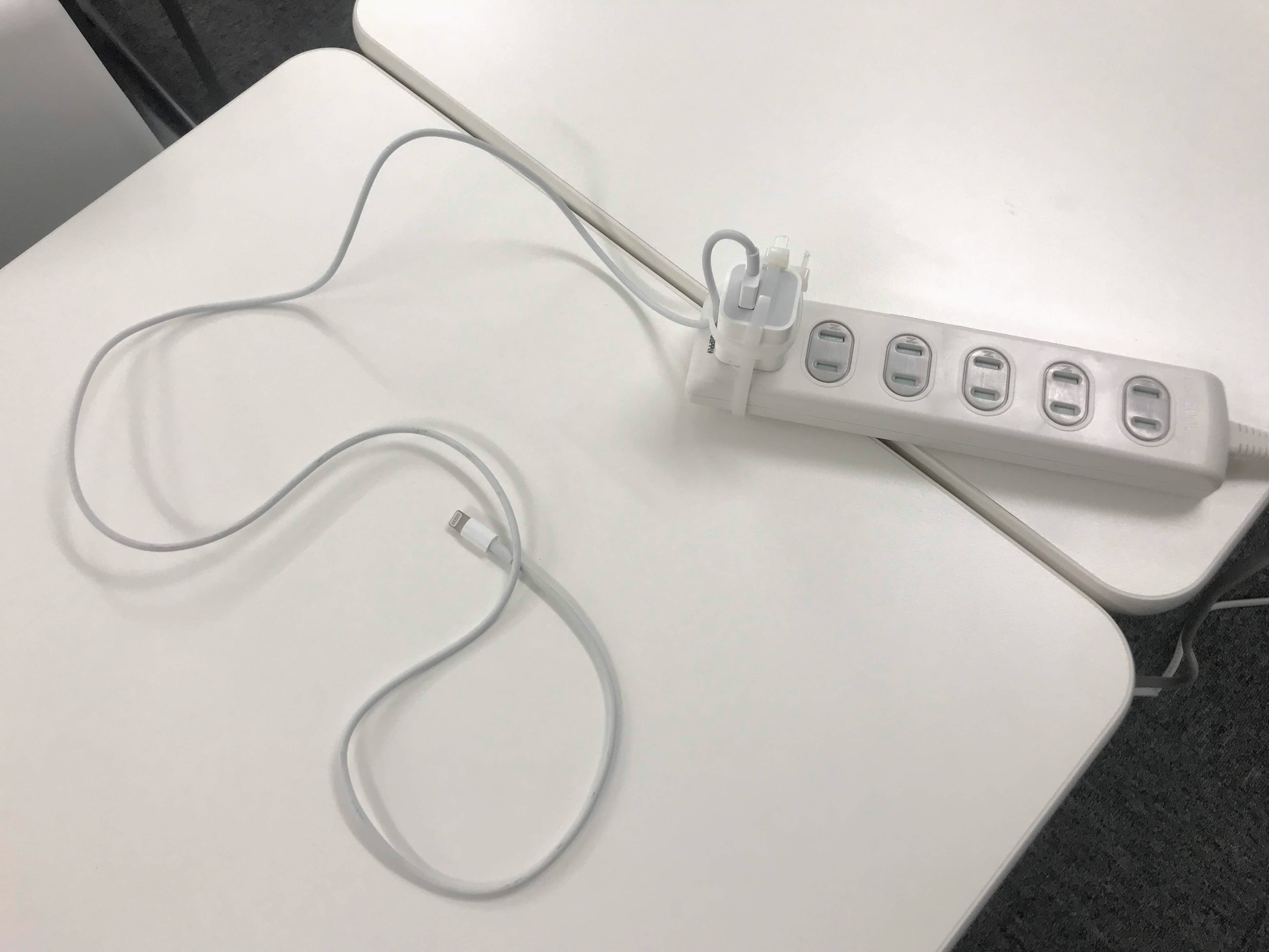 【備品】Lightning&電源タップ6個口
