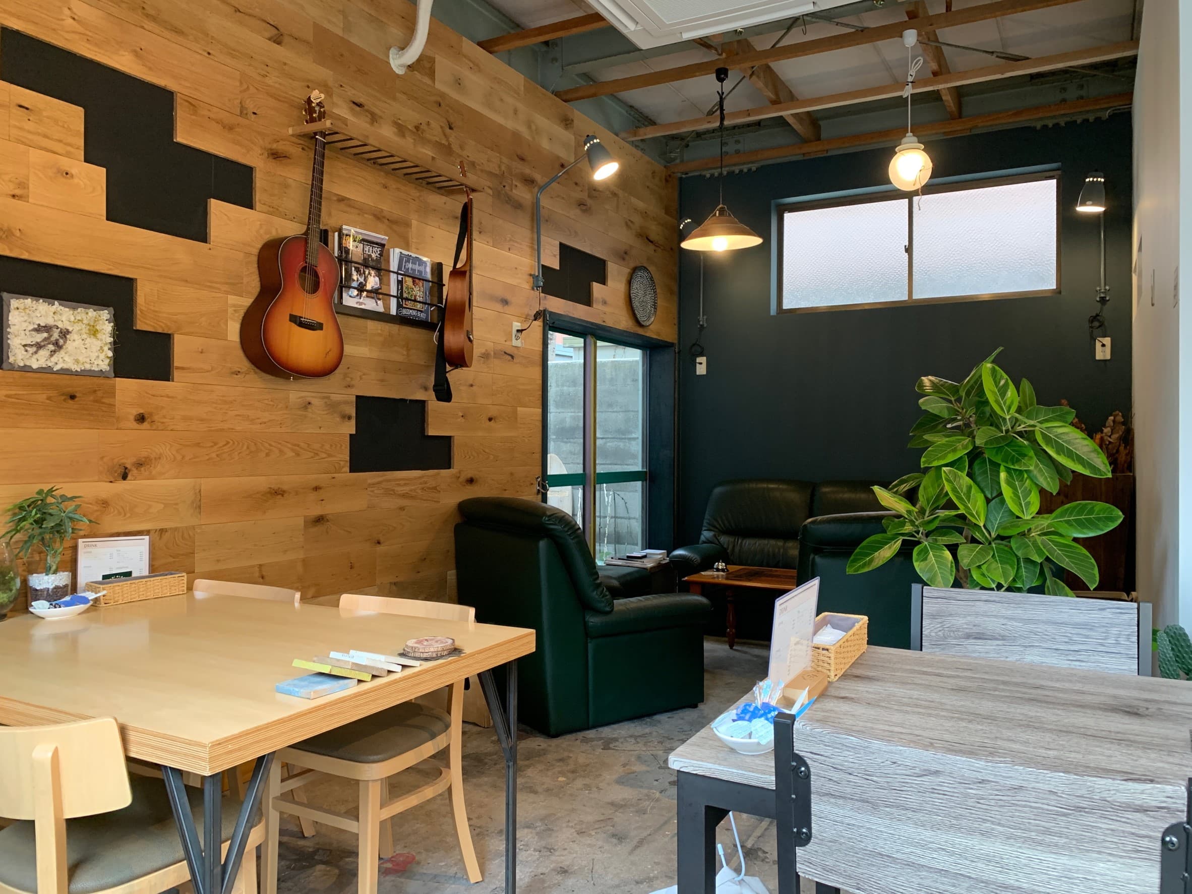 ソファ席有り、立食形式にレイアウト変更可能