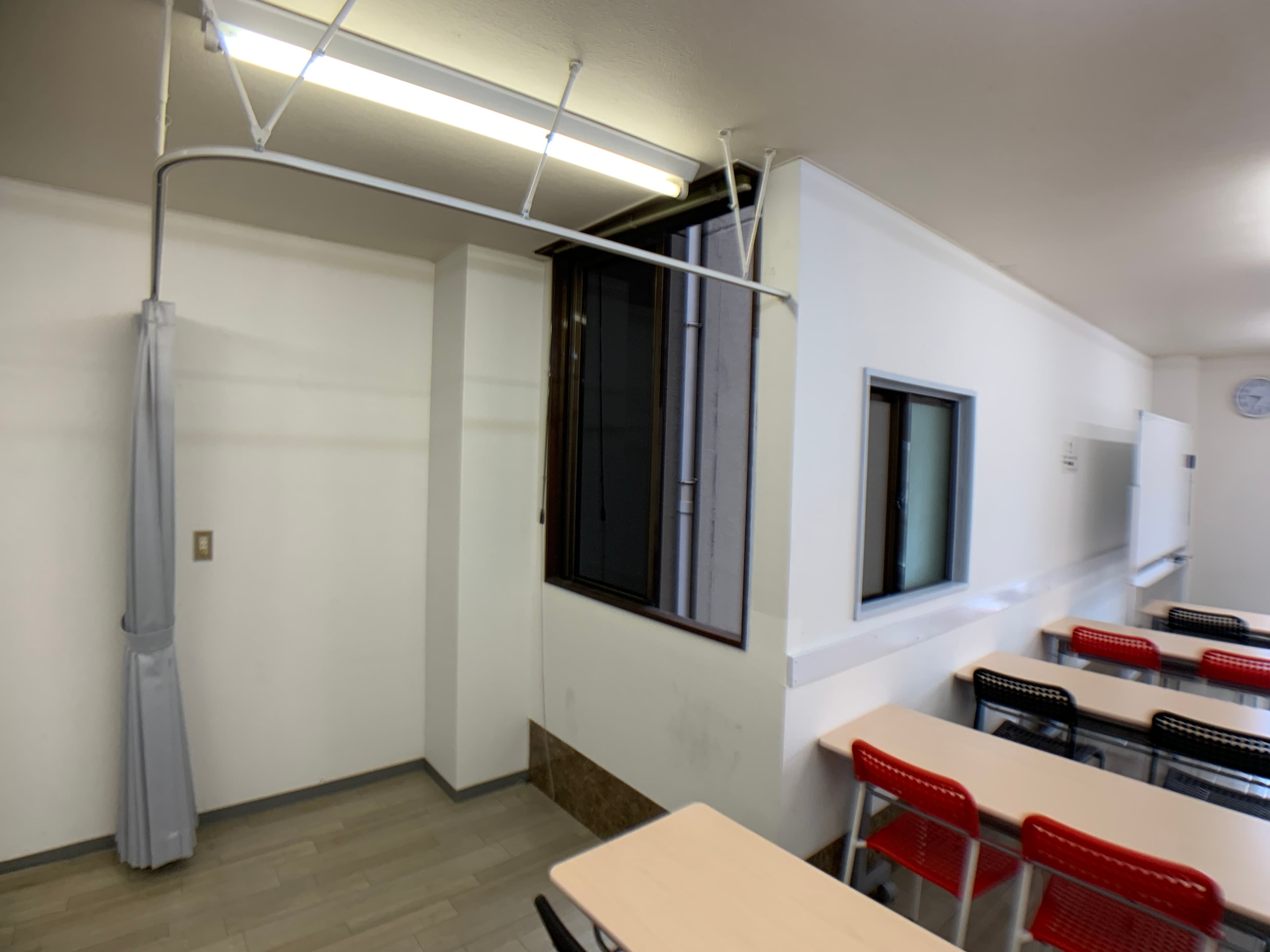 間仕切りスペース(カーテンクオープン時)です