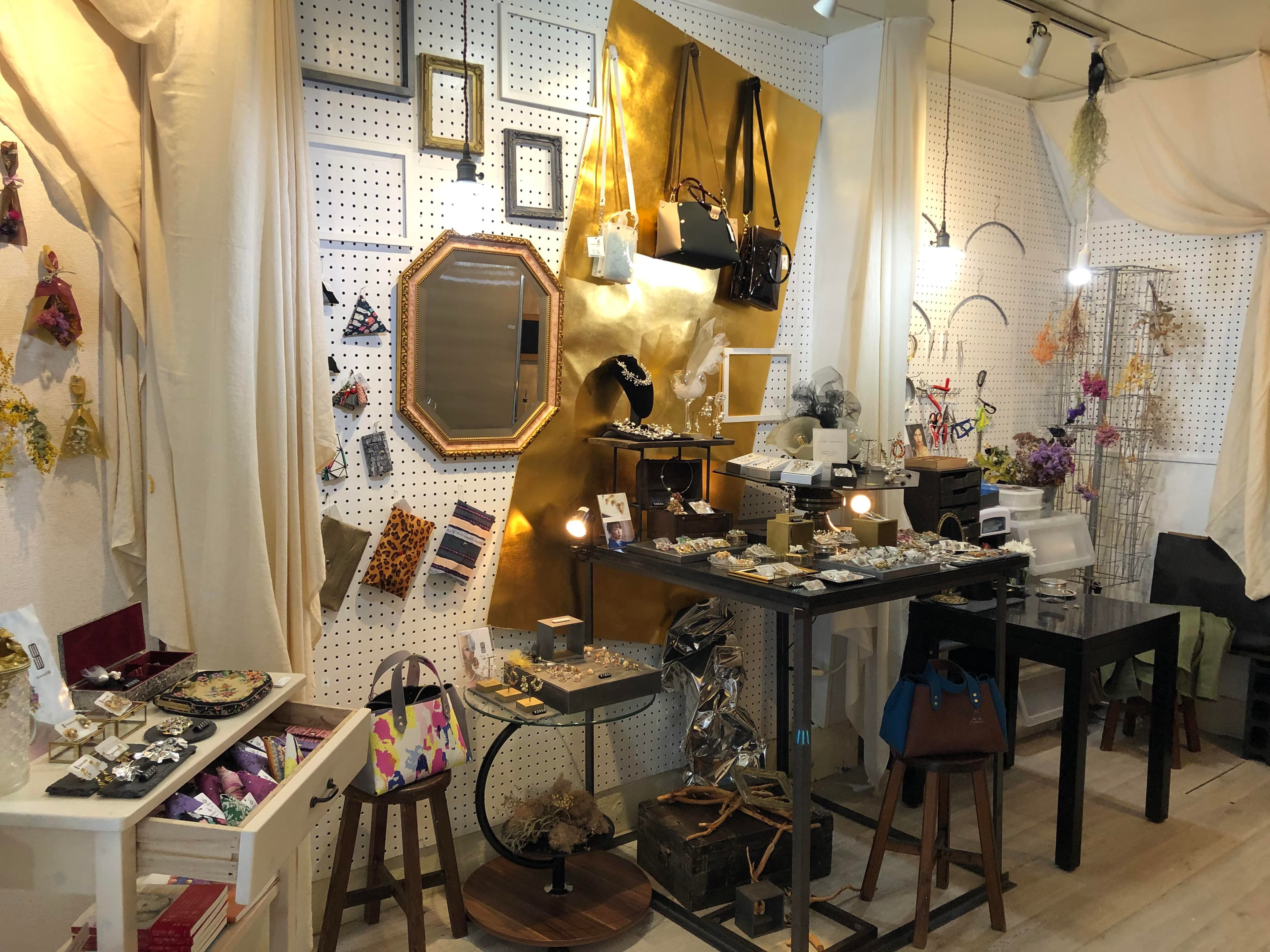 一階「Spancall88」店舗。受け付けはコチラです。