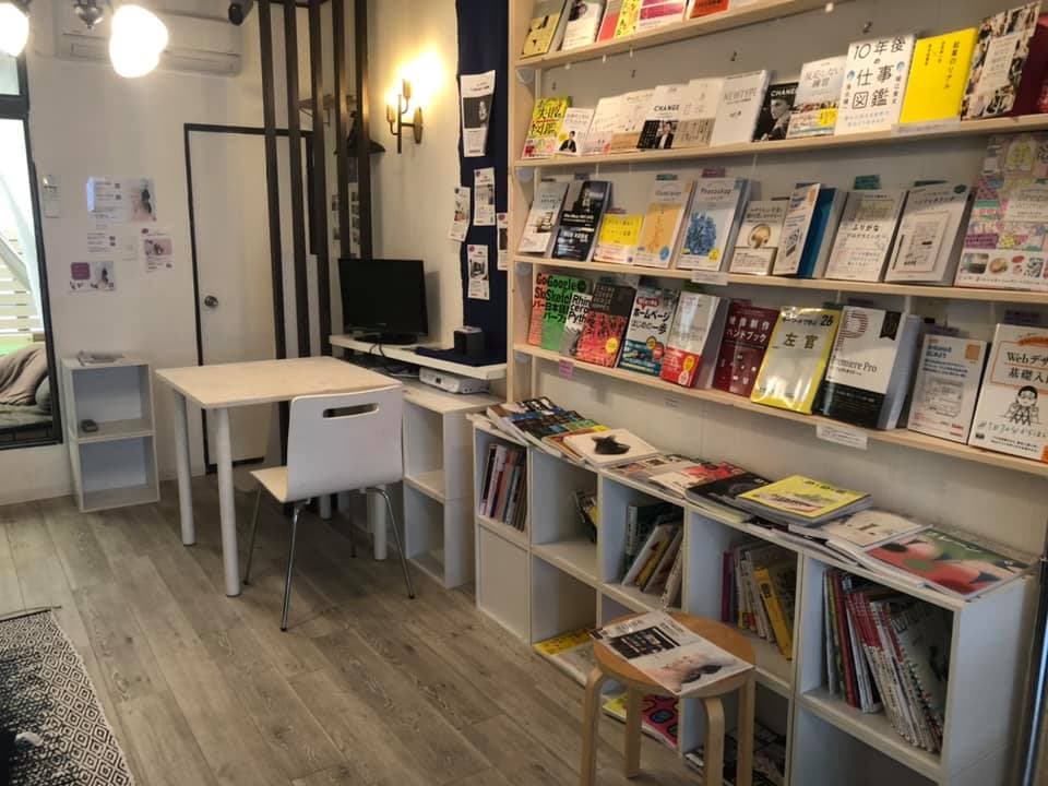 本、テレビ、DVDも完備