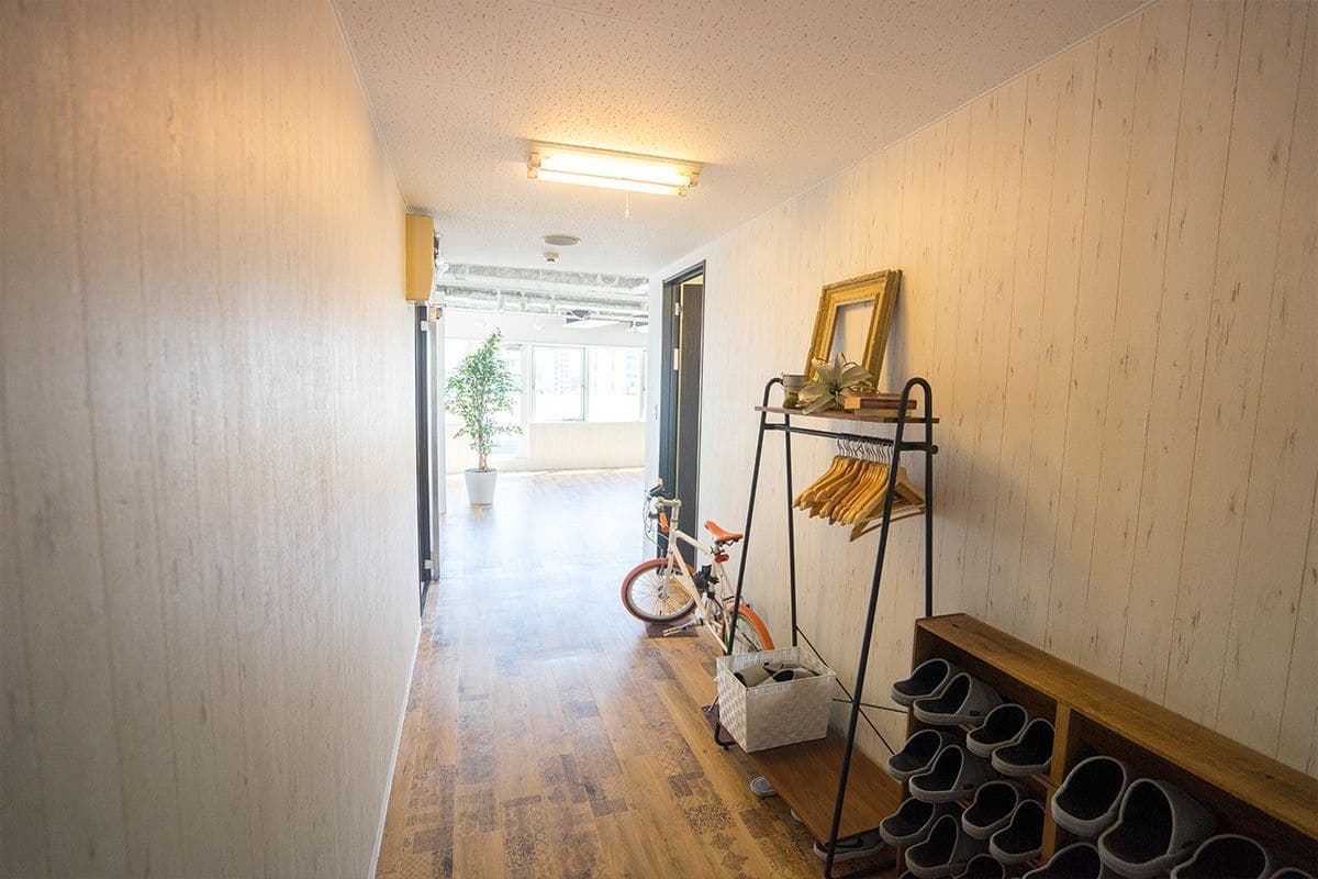 メインスペース・玄関01