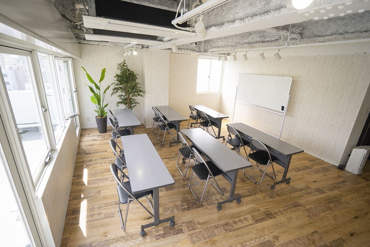 メインスペース03 *テーブル類は別途オプションとなります