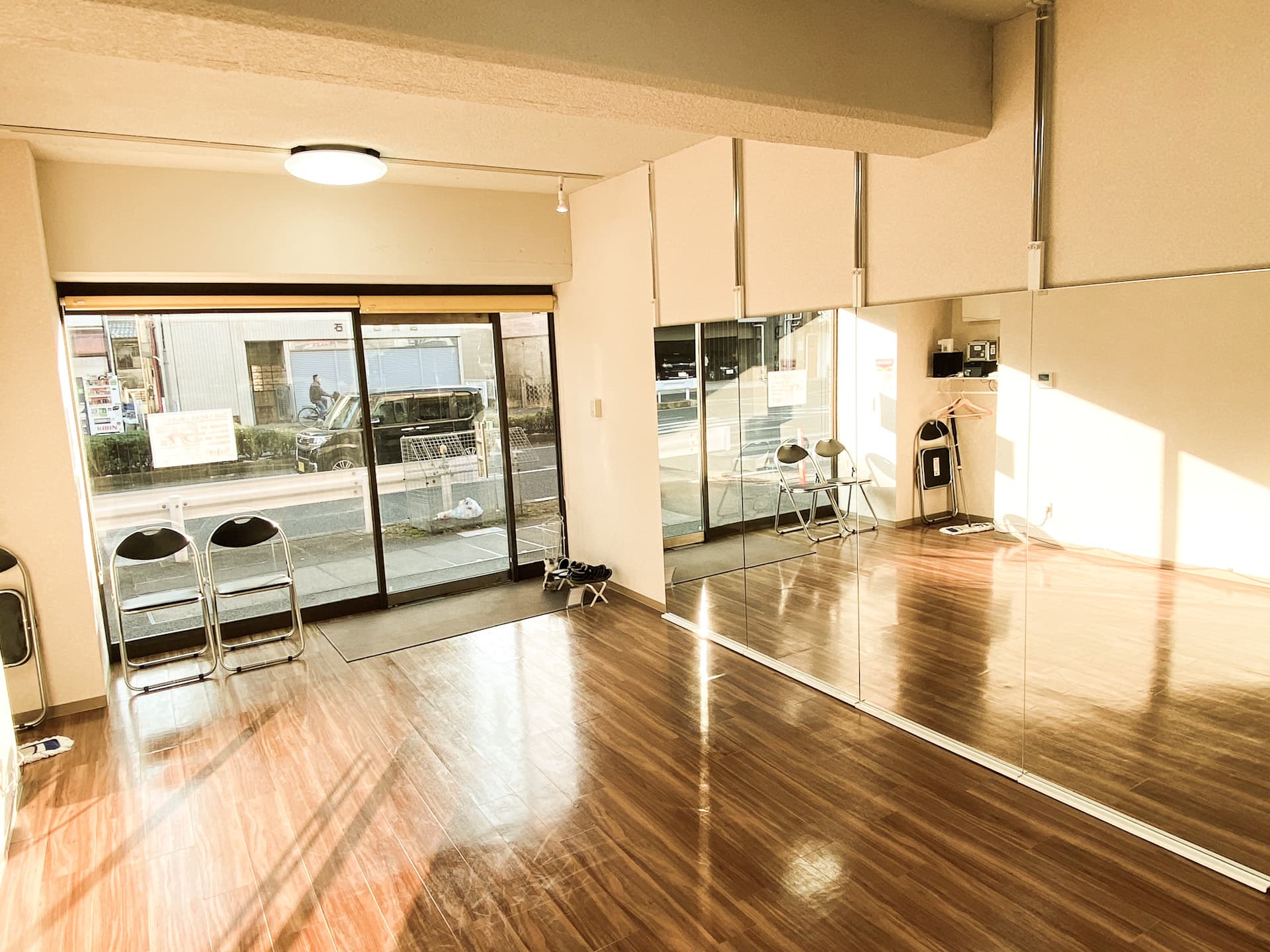 4人程度までのダンス練習に最適です