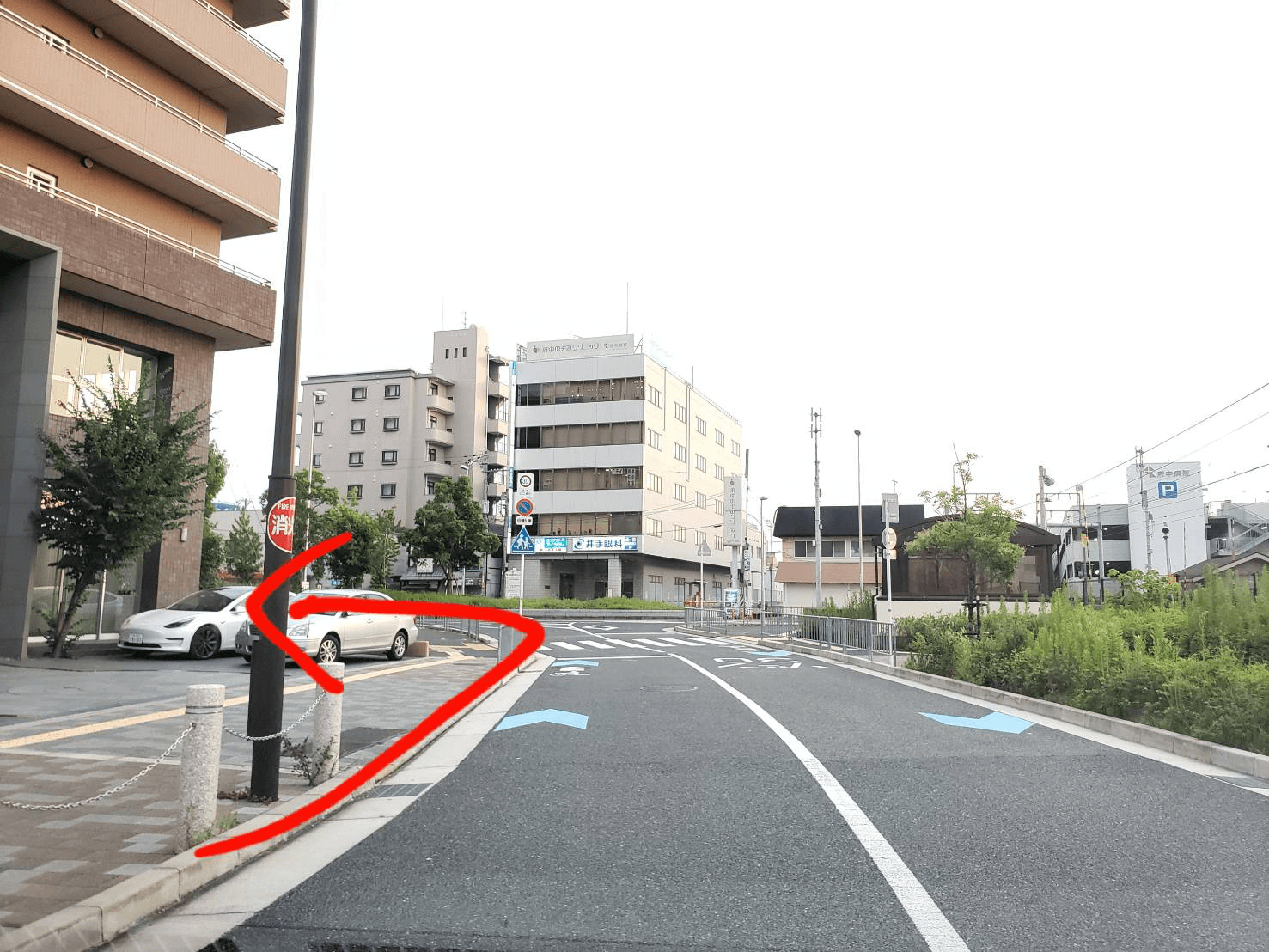 突き当りを左へ