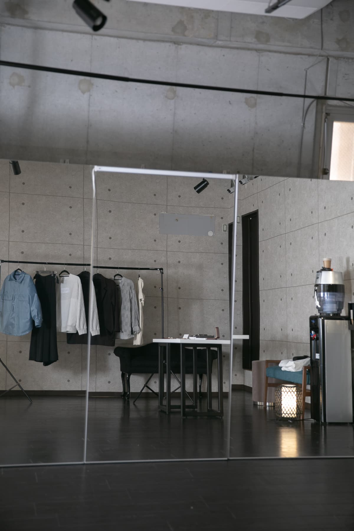 鏡 無料-アトリエグラフィア ポップアップスペースの設備の写真